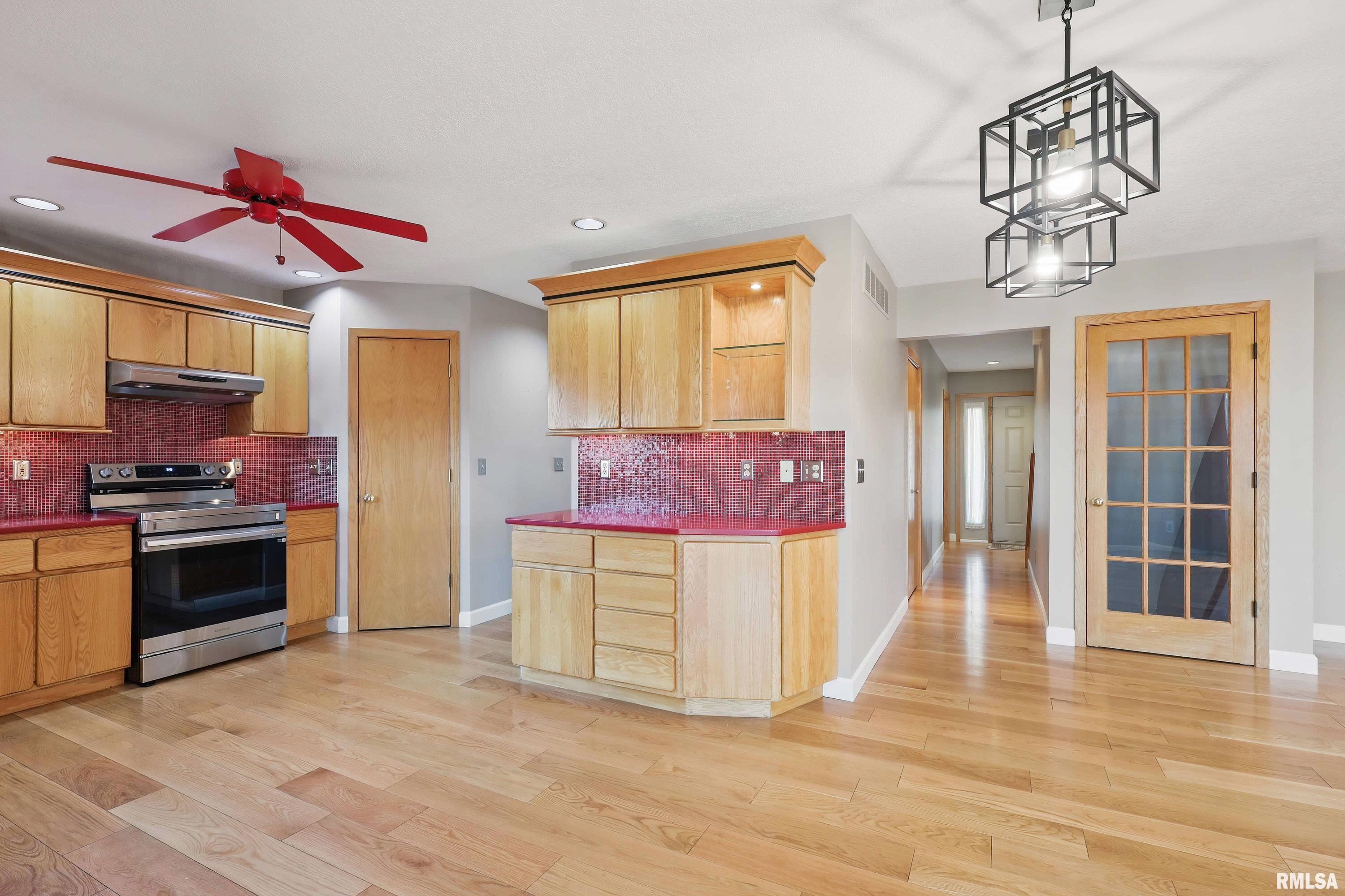 4210 Hayes Court, Davenport, Iowa image 13
