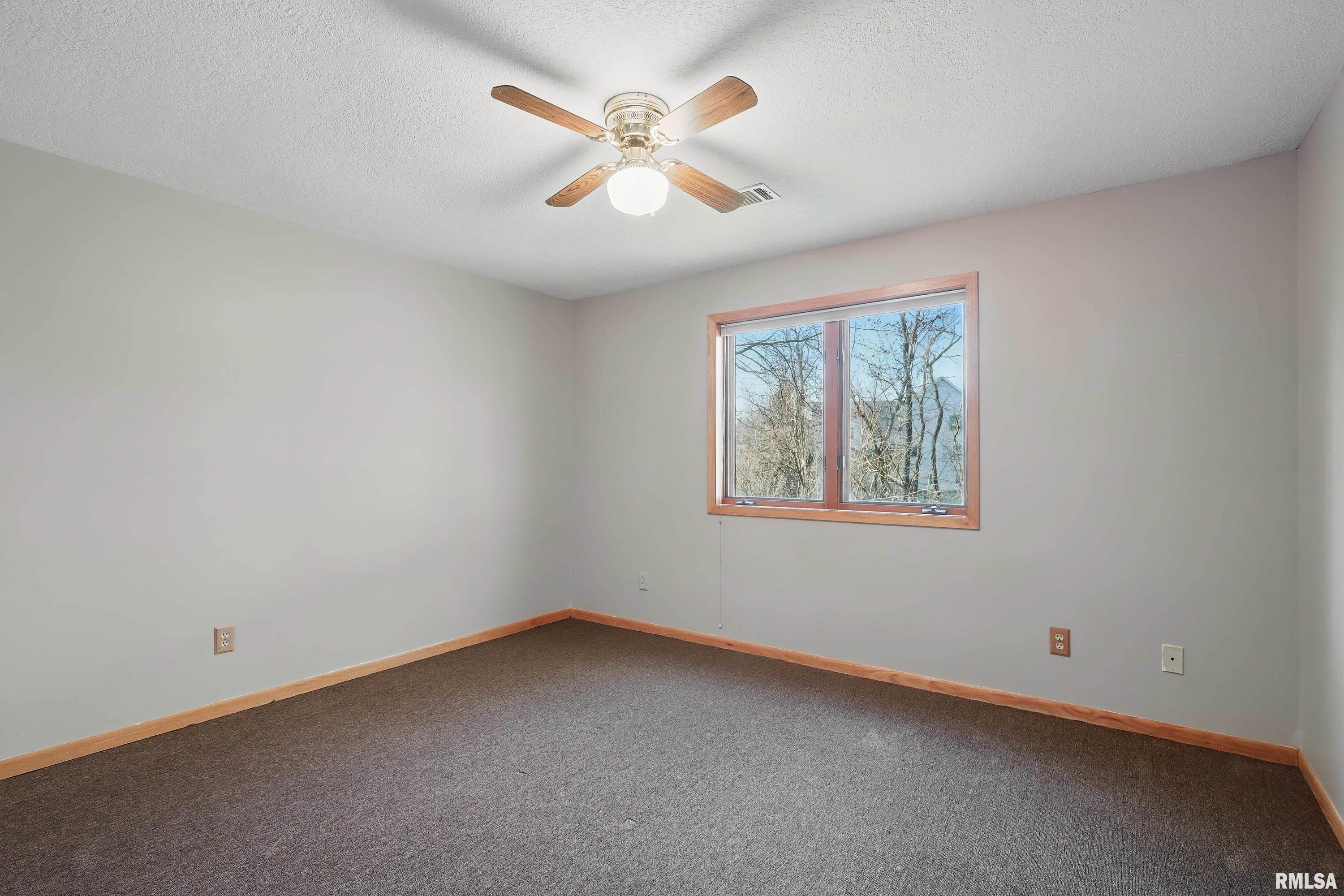 4210 Hayes Court, Davenport, Iowa image 31