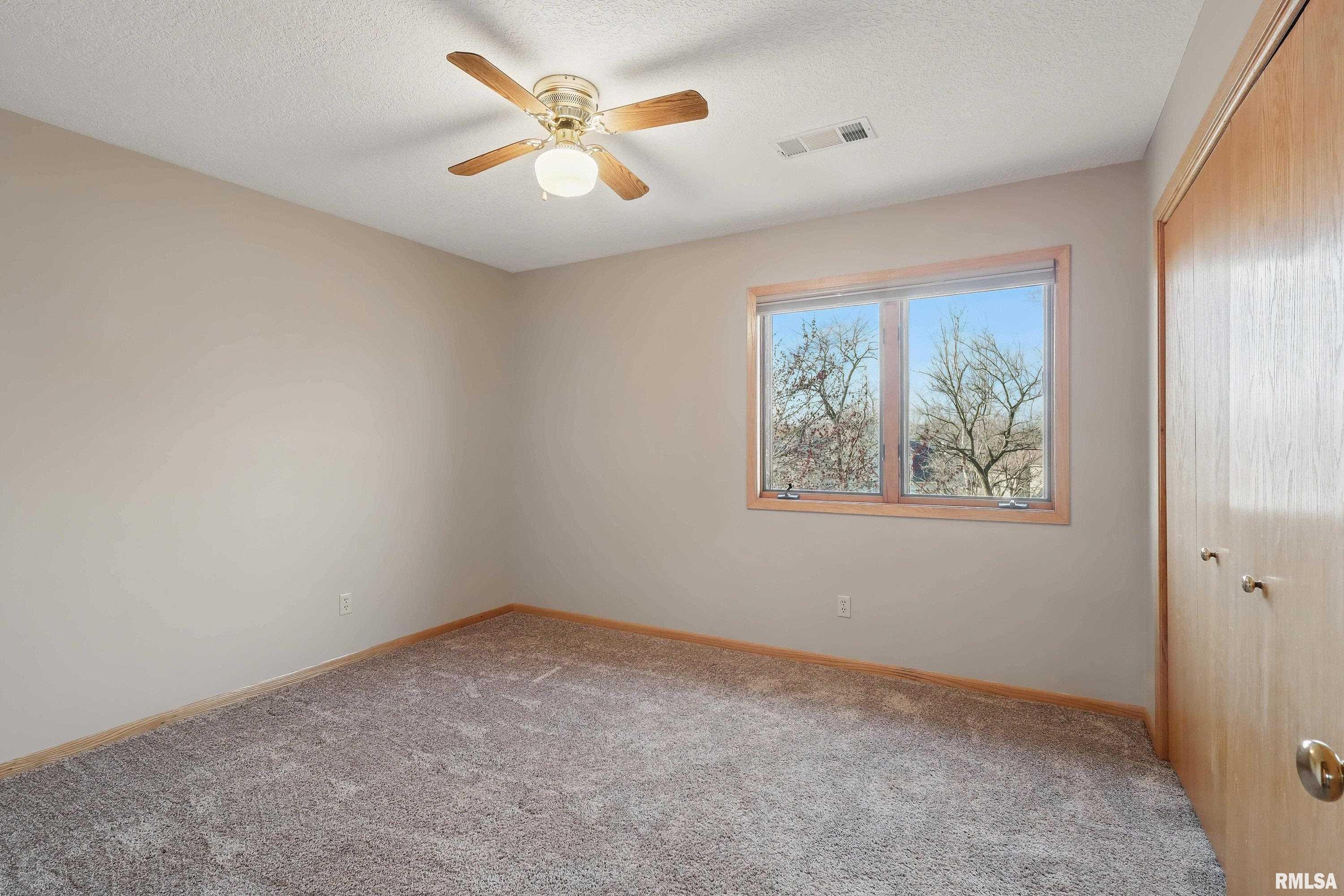 4210 Hayes Court, Davenport, Iowa image 25