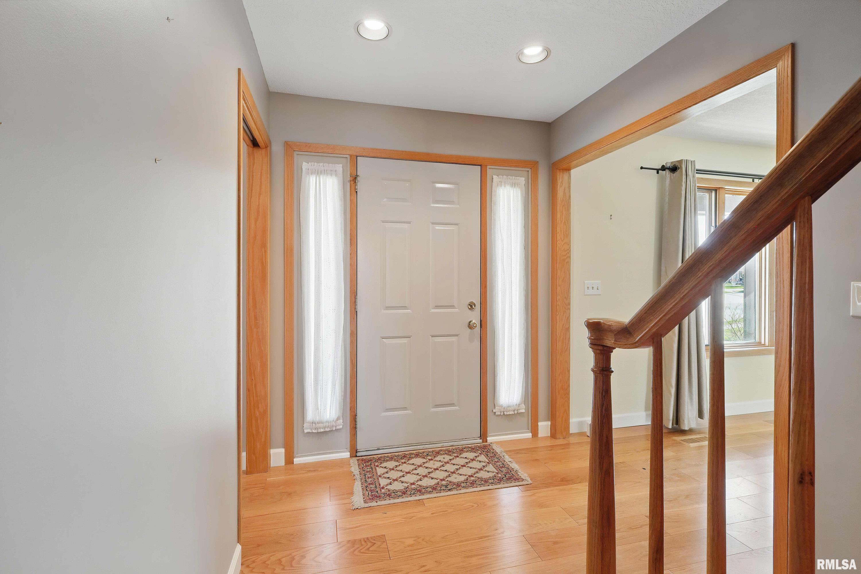 4210 Hayes Court, Davenport, Iowa image 3
