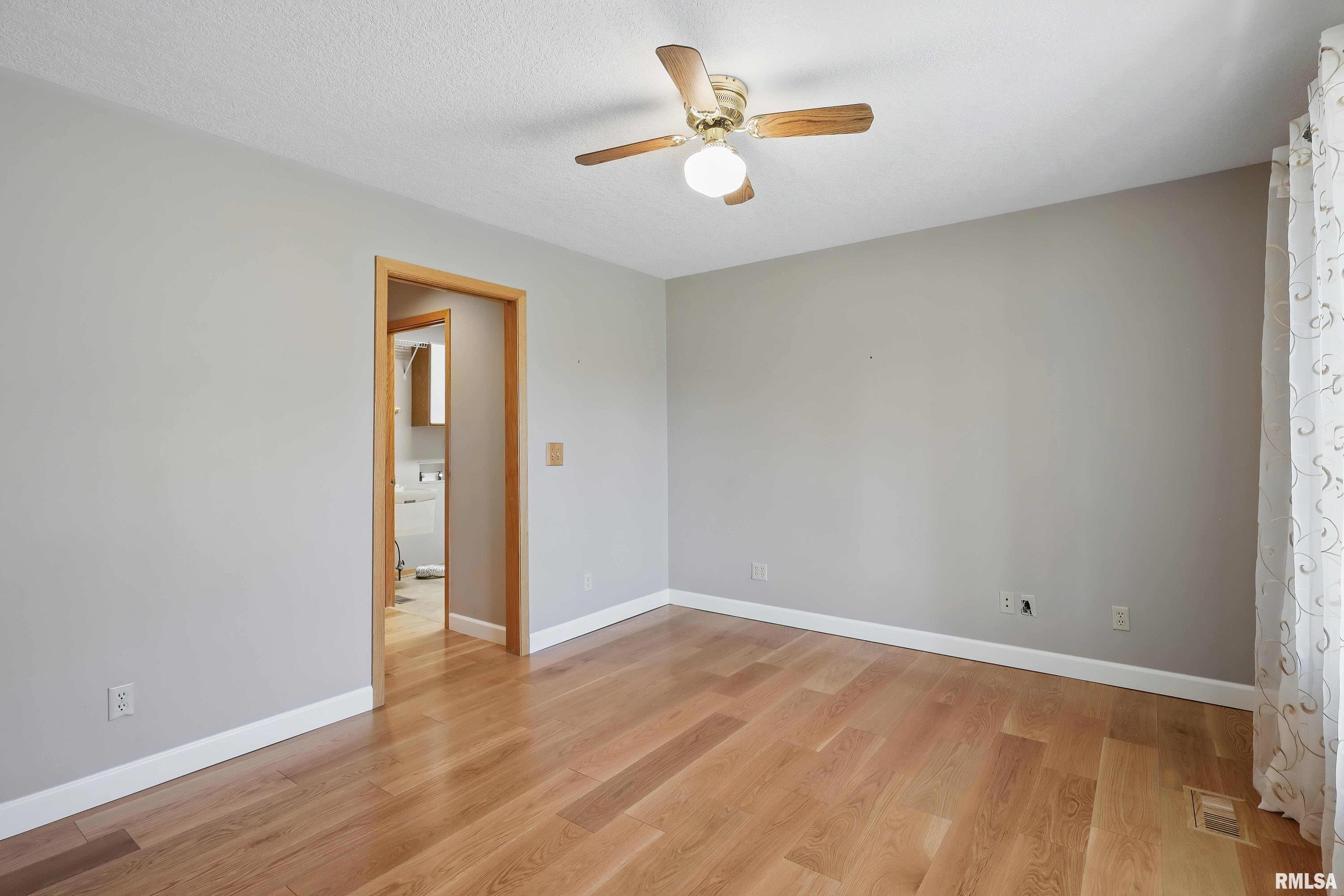 4210 Hayes Court, Davenport, Iowa image 4