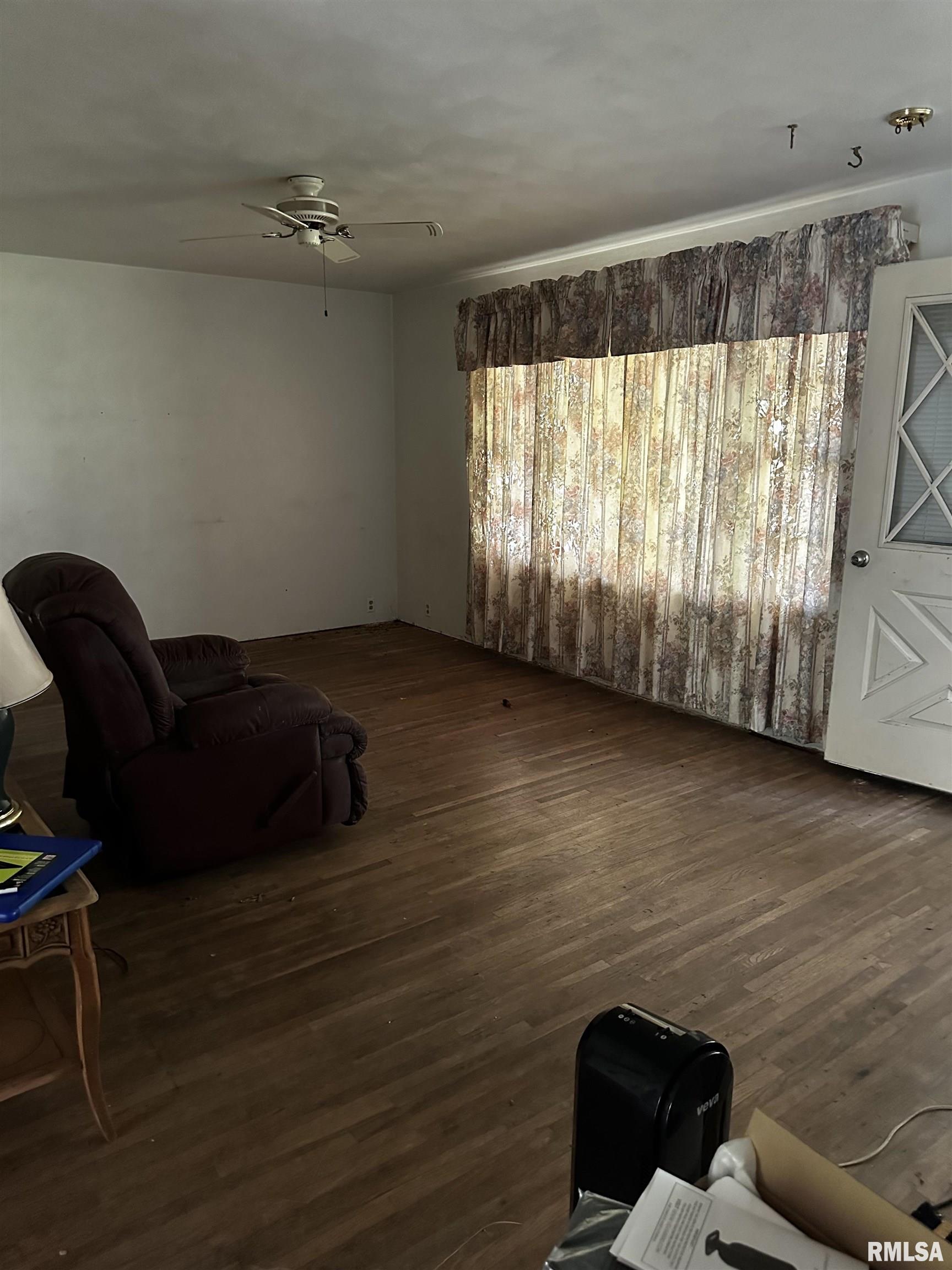 26025 N Weldon Road, Canton, Illinois image 3
