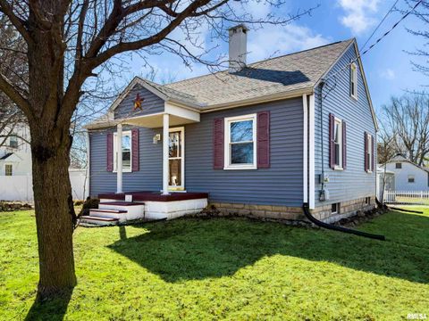 Homes For Sale - 121 Albert Street<br/> Tazewell County, Washington, IL 61571