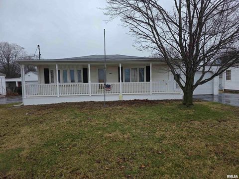 Homes For Sale - 1951 E Walnut Street<br/> Fulton County, Canton, IL 61520