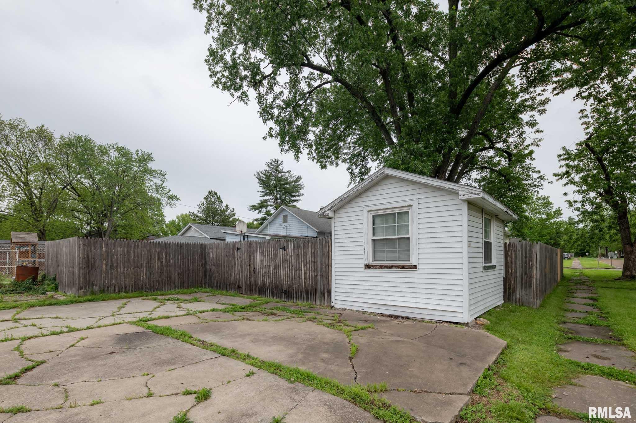 301 N 11th Street, Herrin, Illinois image 17