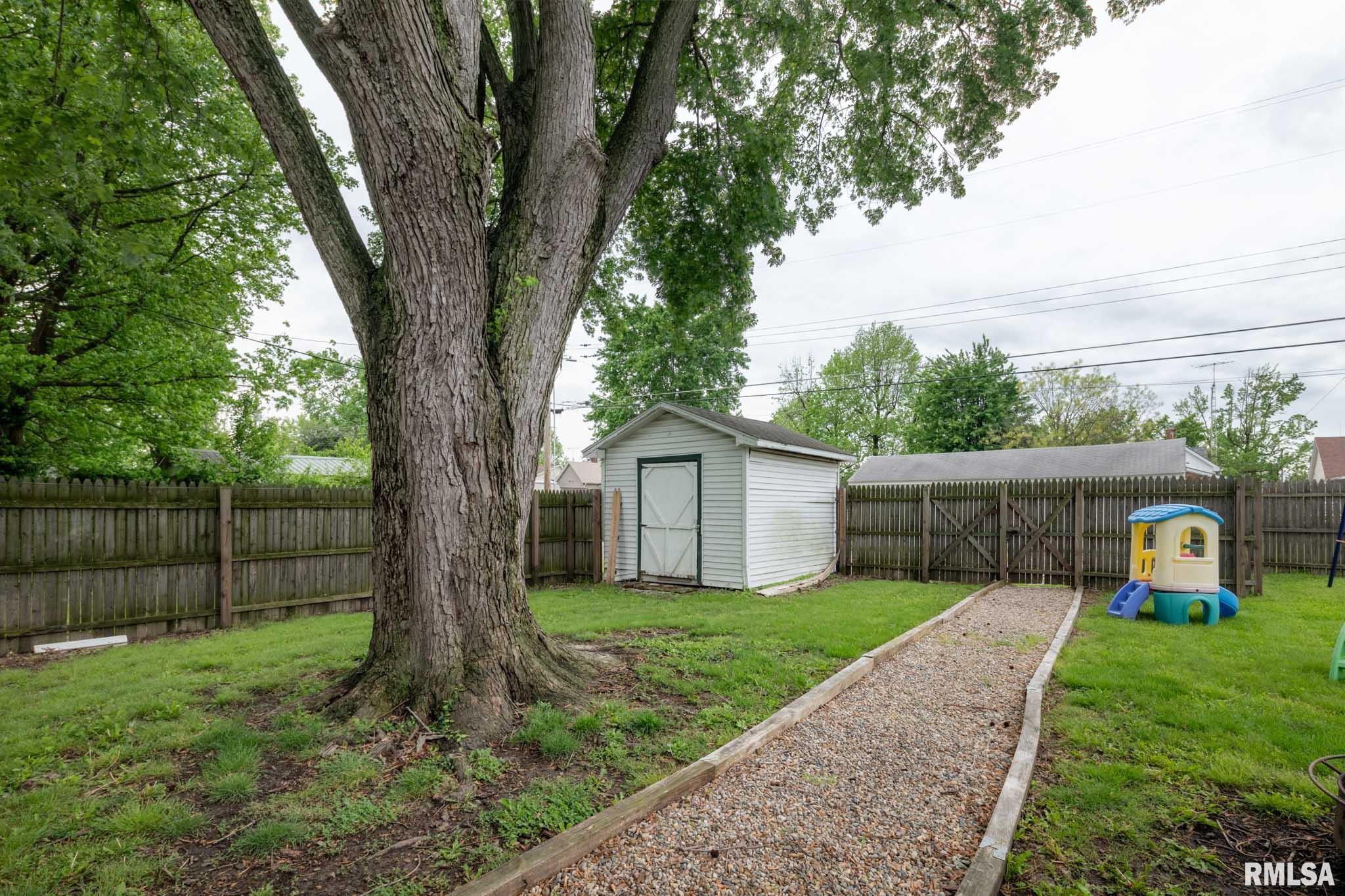 301 N 11th Street, Herrin, Illinois image 22