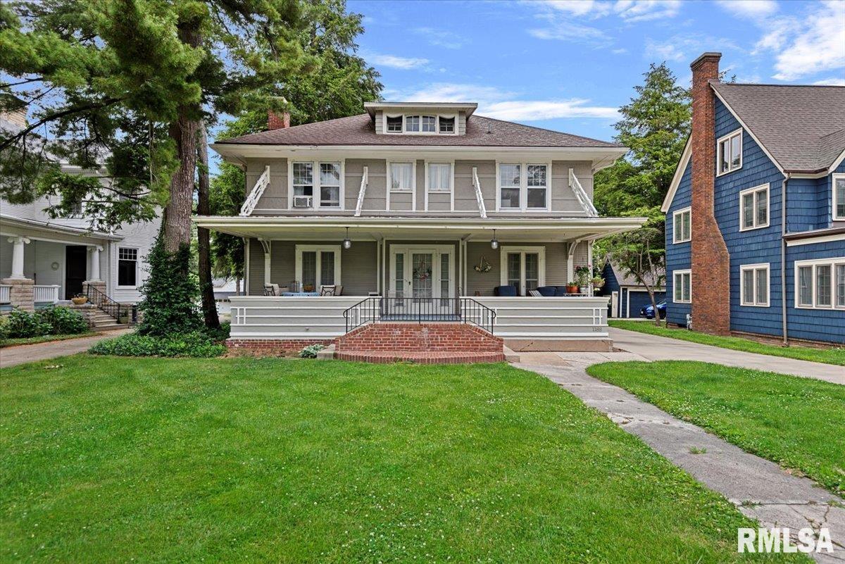 1188 W College Avenue, Jacksonville, Illinois image 1