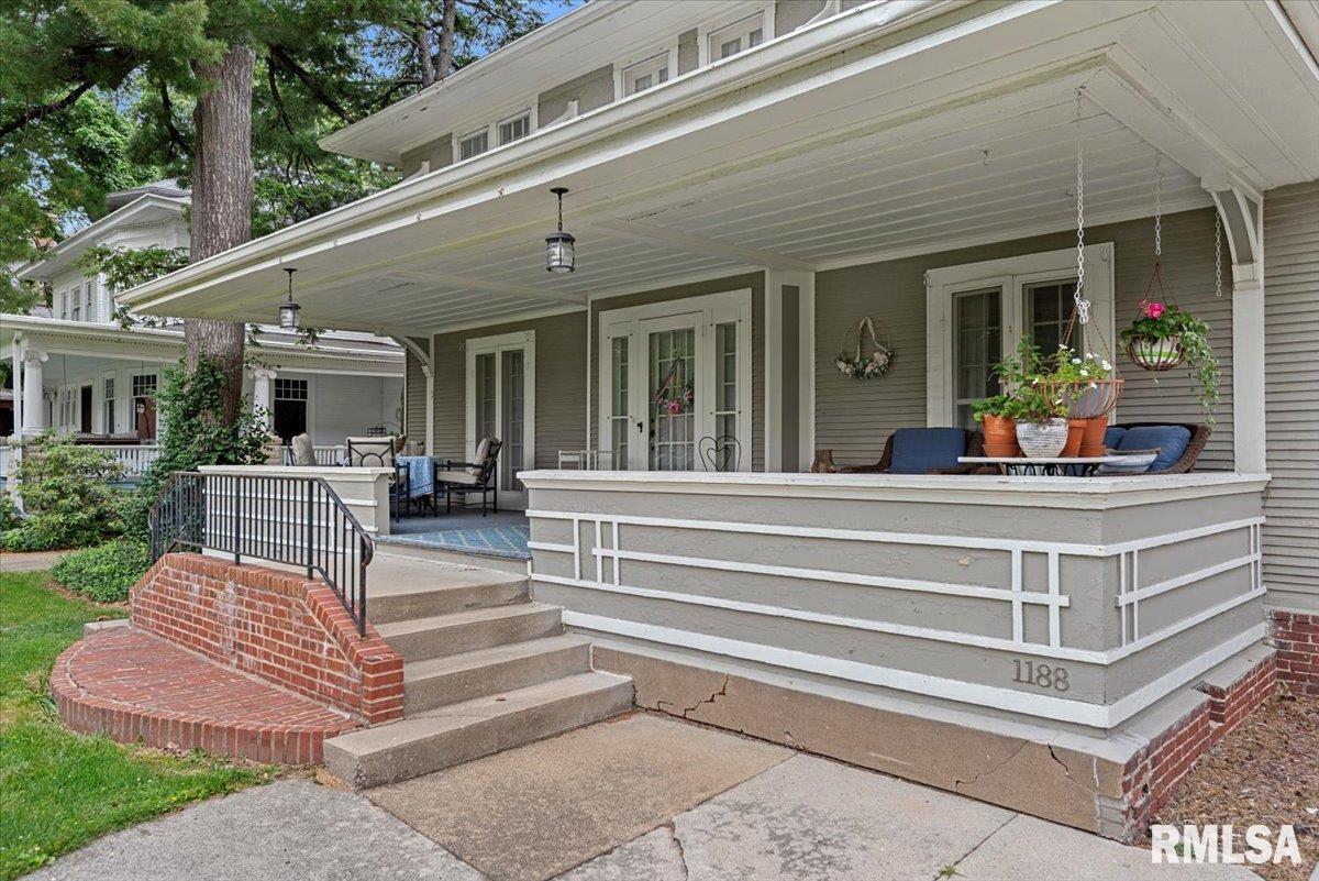 1188 W College Avenue, Jacksonville, Illinois image 4