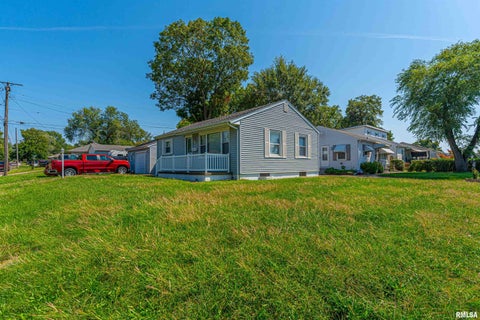 Homes For Sale - 264 South Street<br/> Pekin, IL 61554