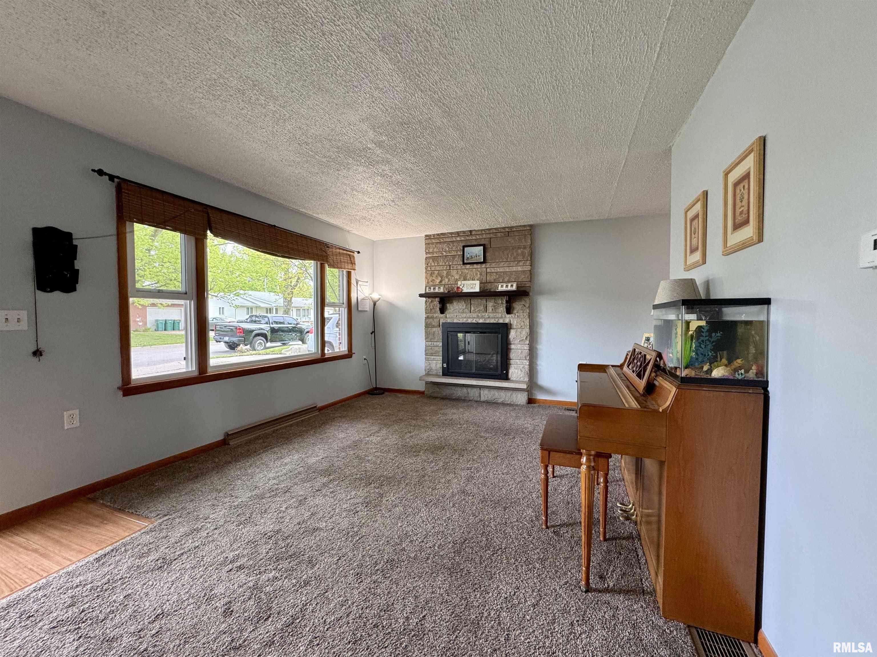 940 Memorial Drive, Macomb, Illinois image 3