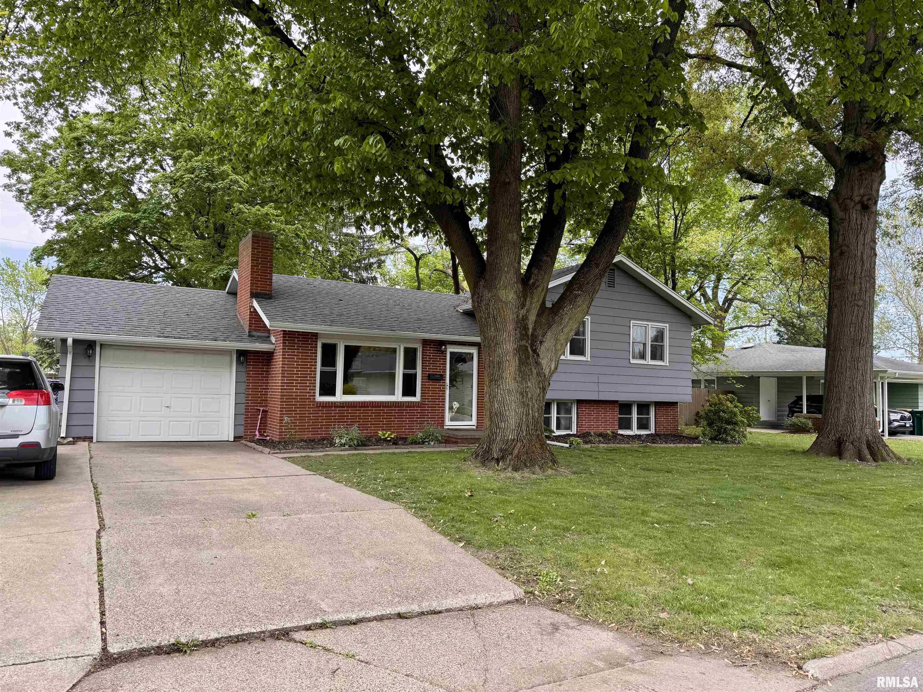 940 Memorial Drive, Macomb, Illinois image 1