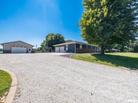 Homes For Sale - 704 E 2nd Street<br/> Delavan, IL 61734