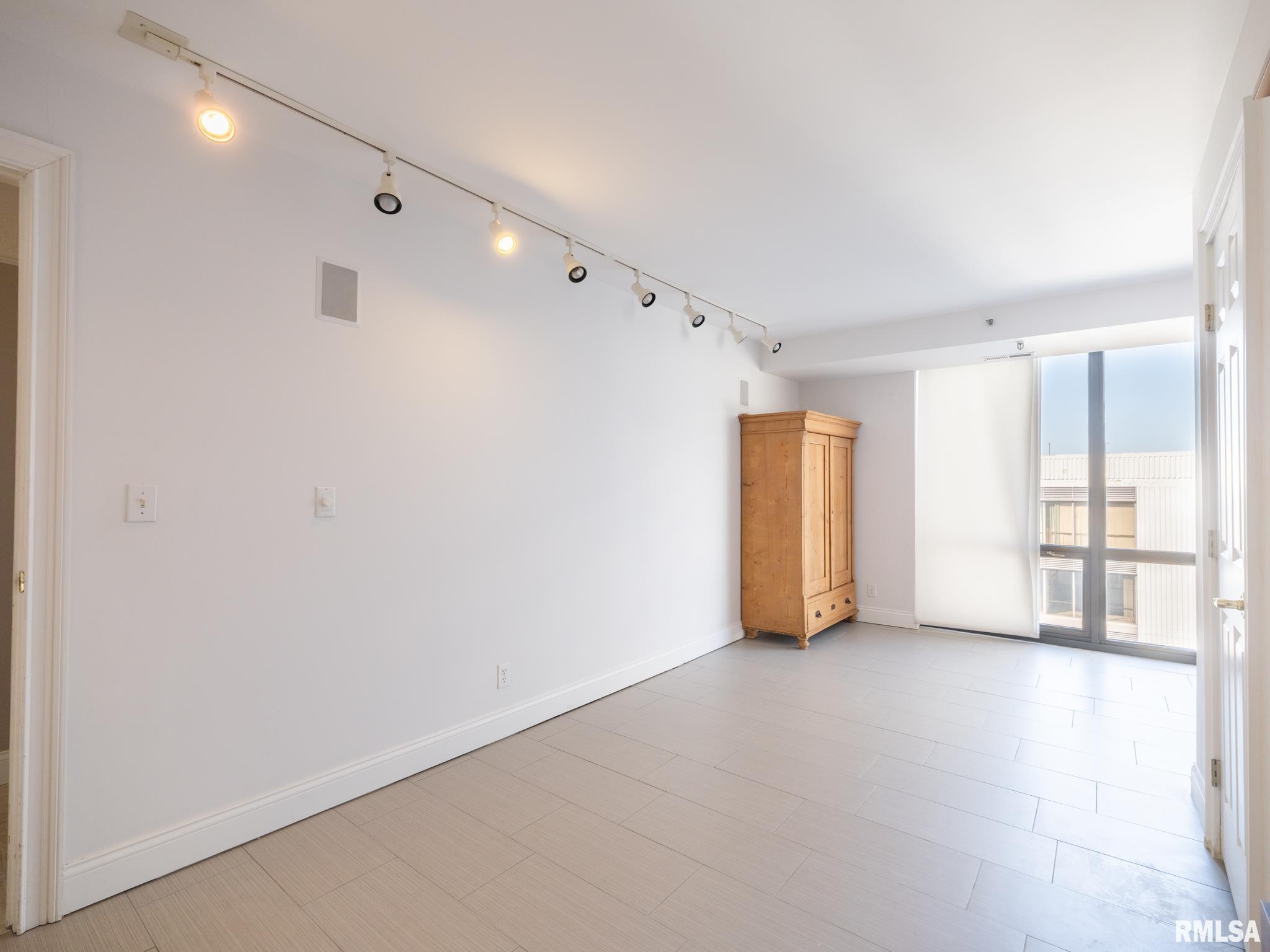 123 SW Jefferson Street #E5, Peoria, Illinois image 37