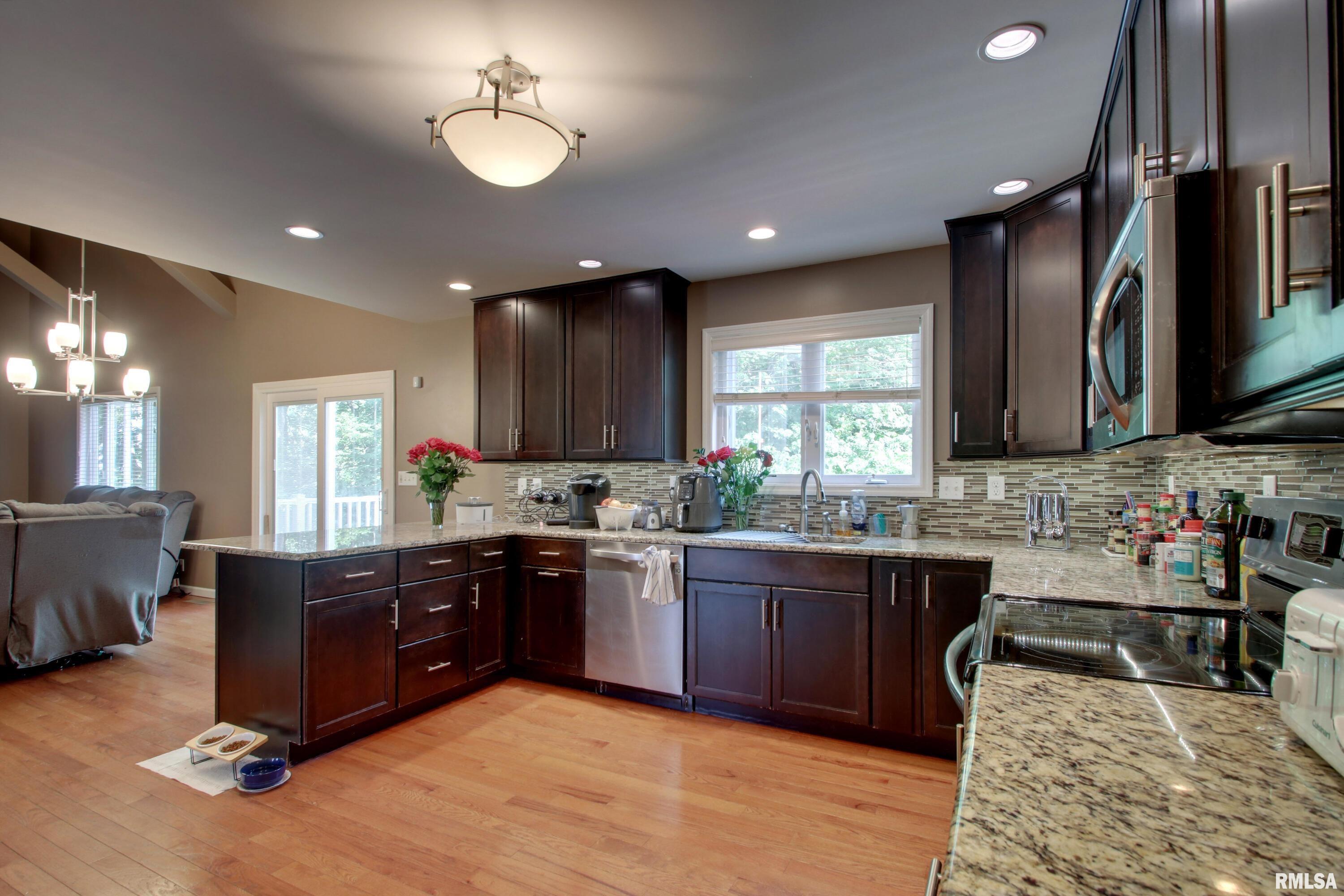 507 W Fairway Drive, Quincy, Illinois image 4