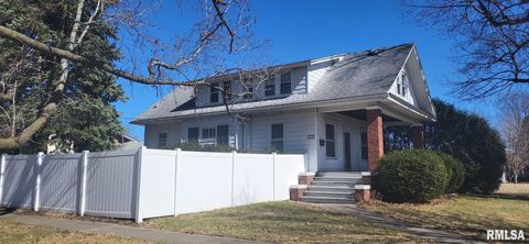 Homes For Sale - 913 Jefferson Street<br/> Knox County, Galesburg, IL 61401