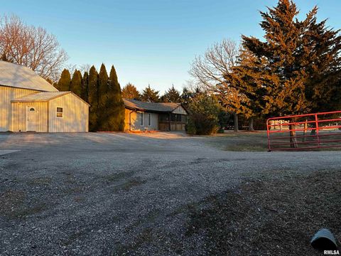 Homes For Sale - 2068 New Lake Road<br/> Jacksonville, IL 62650