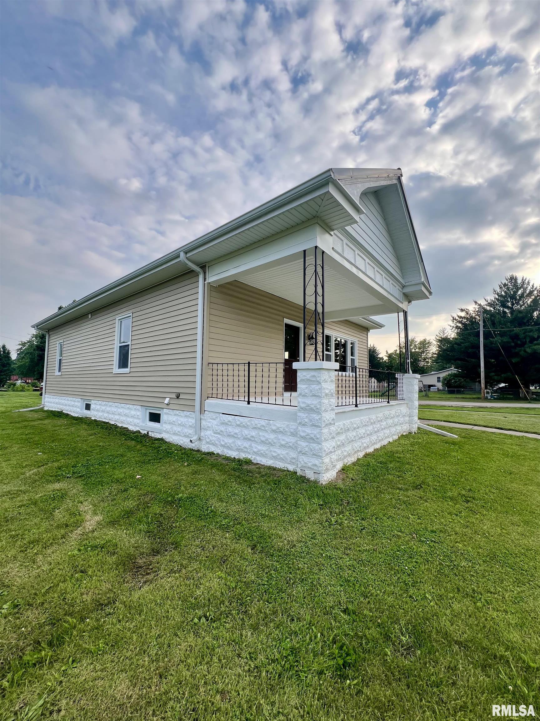 111 W Prairie Street, Camp Point, Illinois image 2