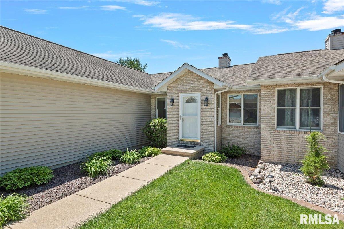 1607 Thornhill Drive, Springfield, Illinois image 3