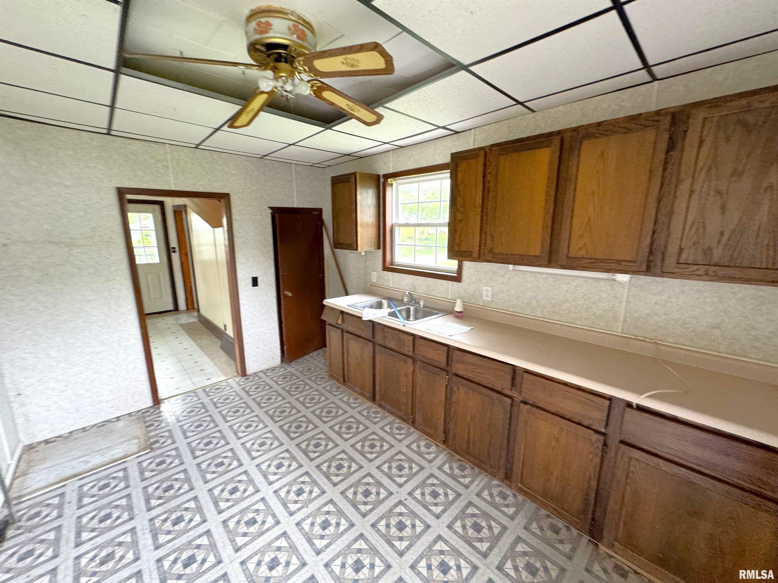 116 W 13th Street, Kewanee, Illinois image 5