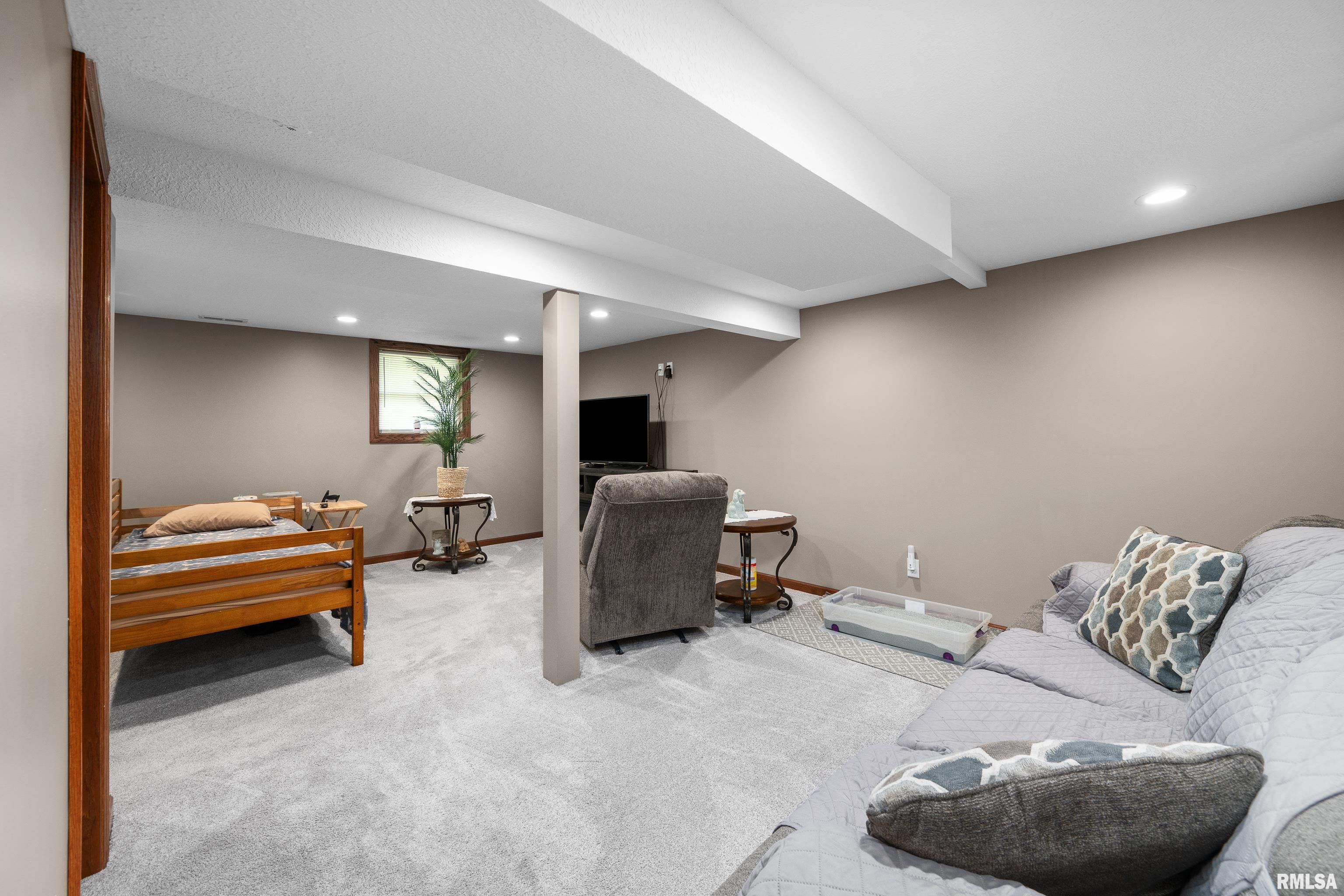 2614 W 59th Street, Davenport, Iowa image 18