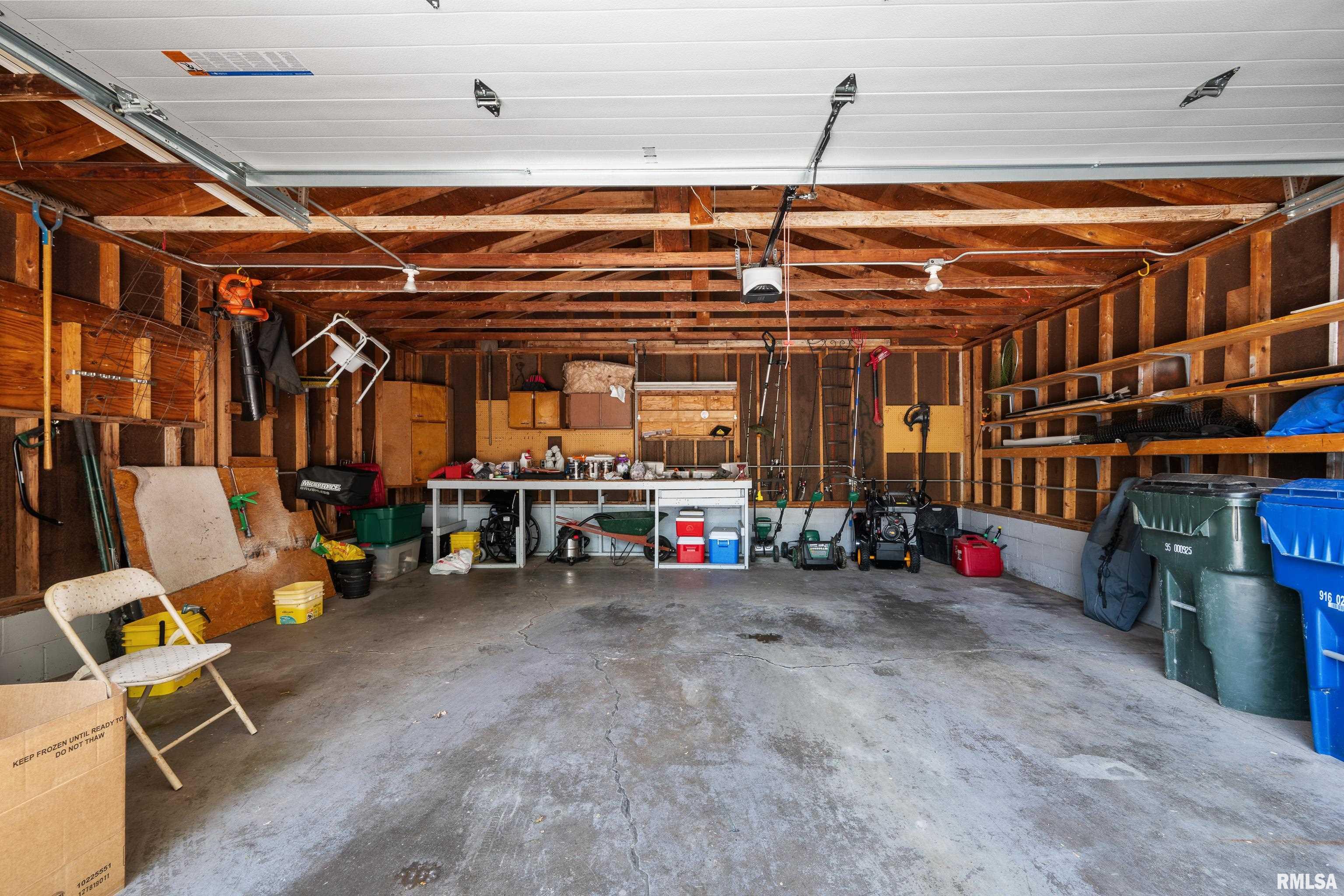 2614 W 59th Street, Davenport, Iowa image 32