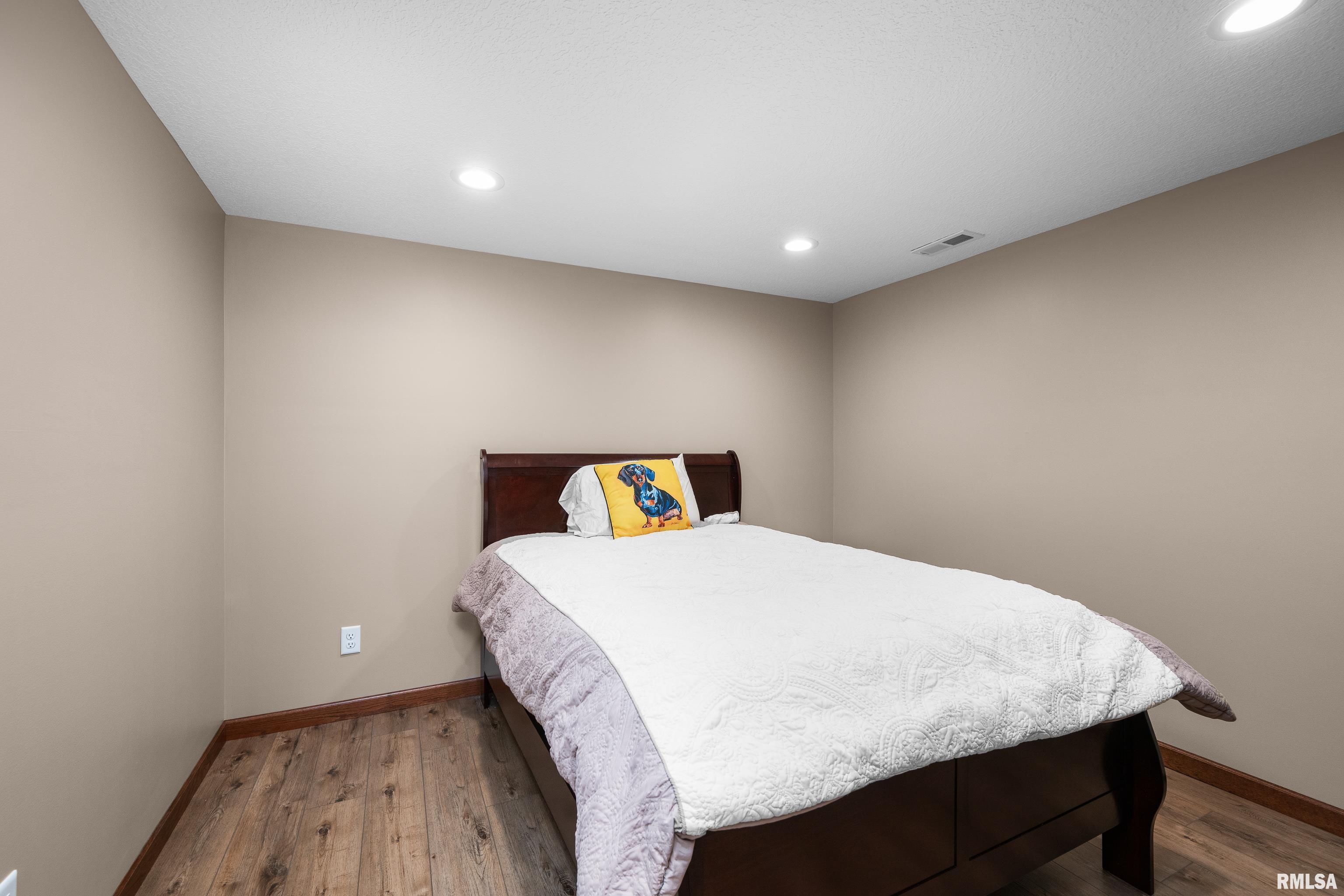 2614 W 59th Street, Davenport, Iowa image 26