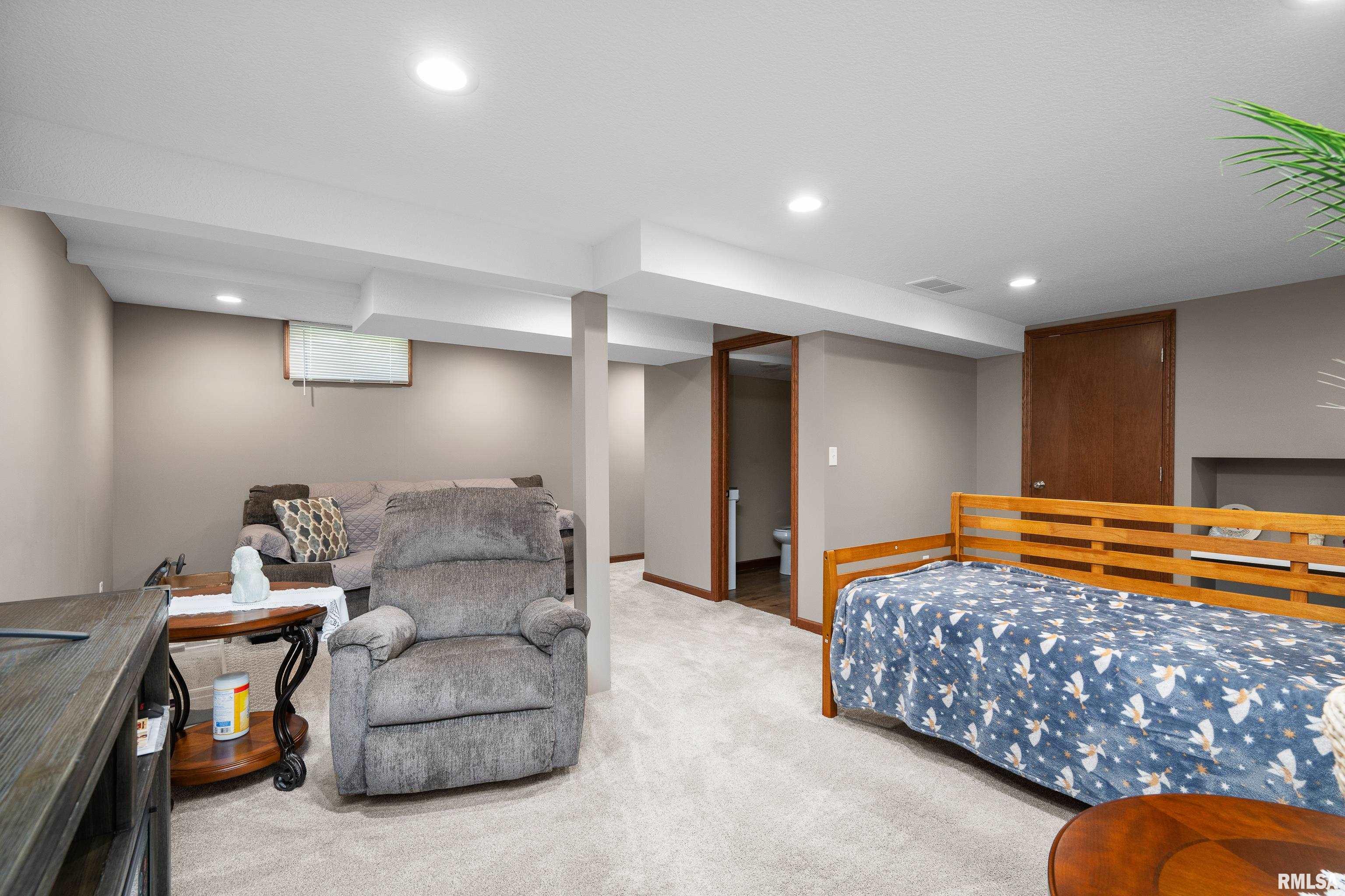 2614 W 59th Street, Davenport, Iowa image 20