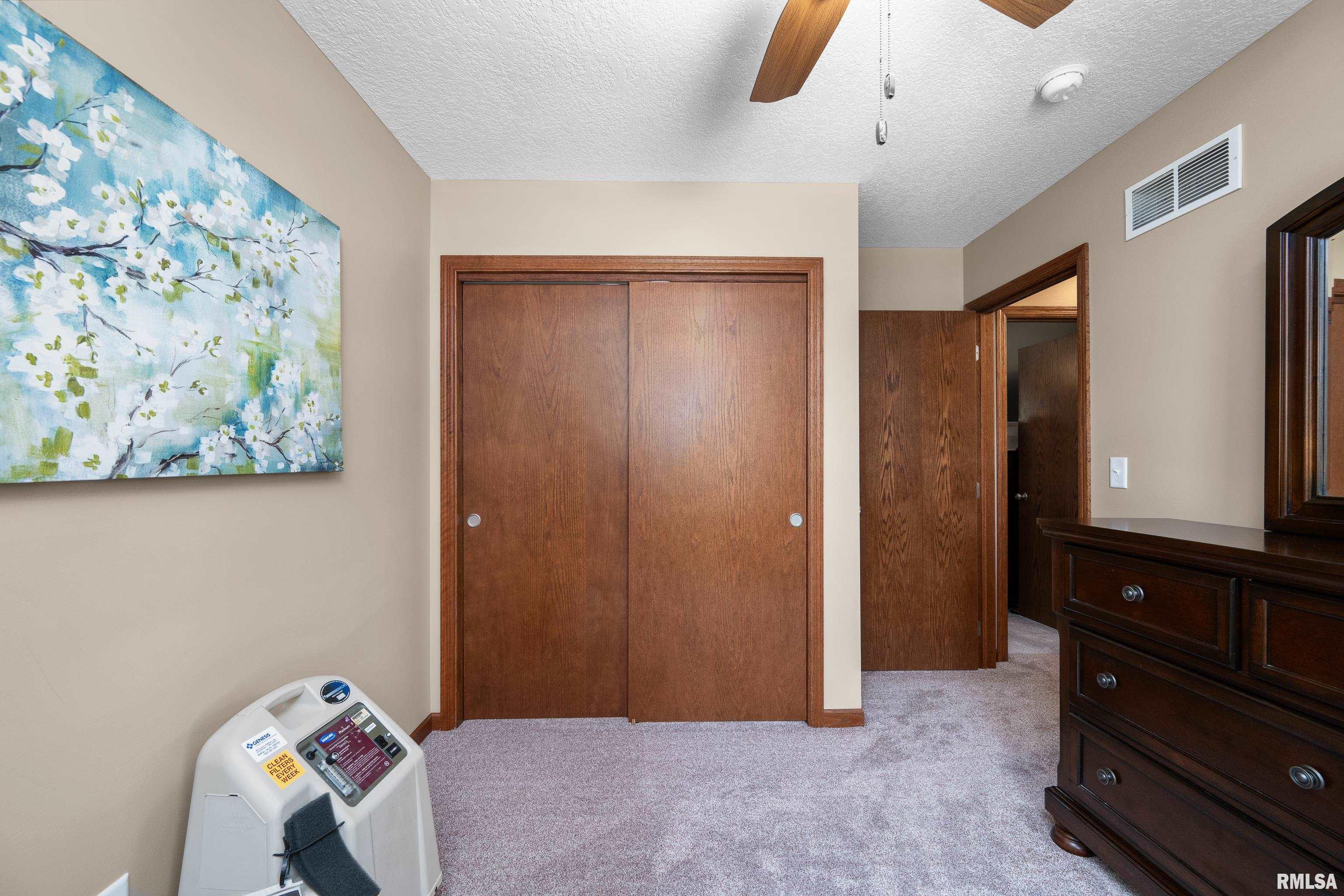 2614 W 59th Street, Davenport, Iowa image 12
