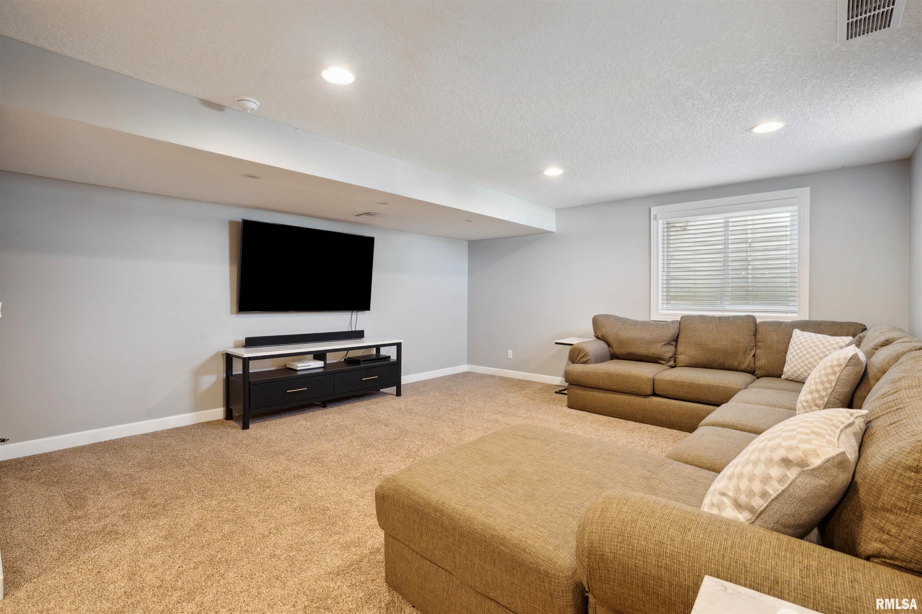 5838 Belle Avenue, Davenport, Iowa image 30