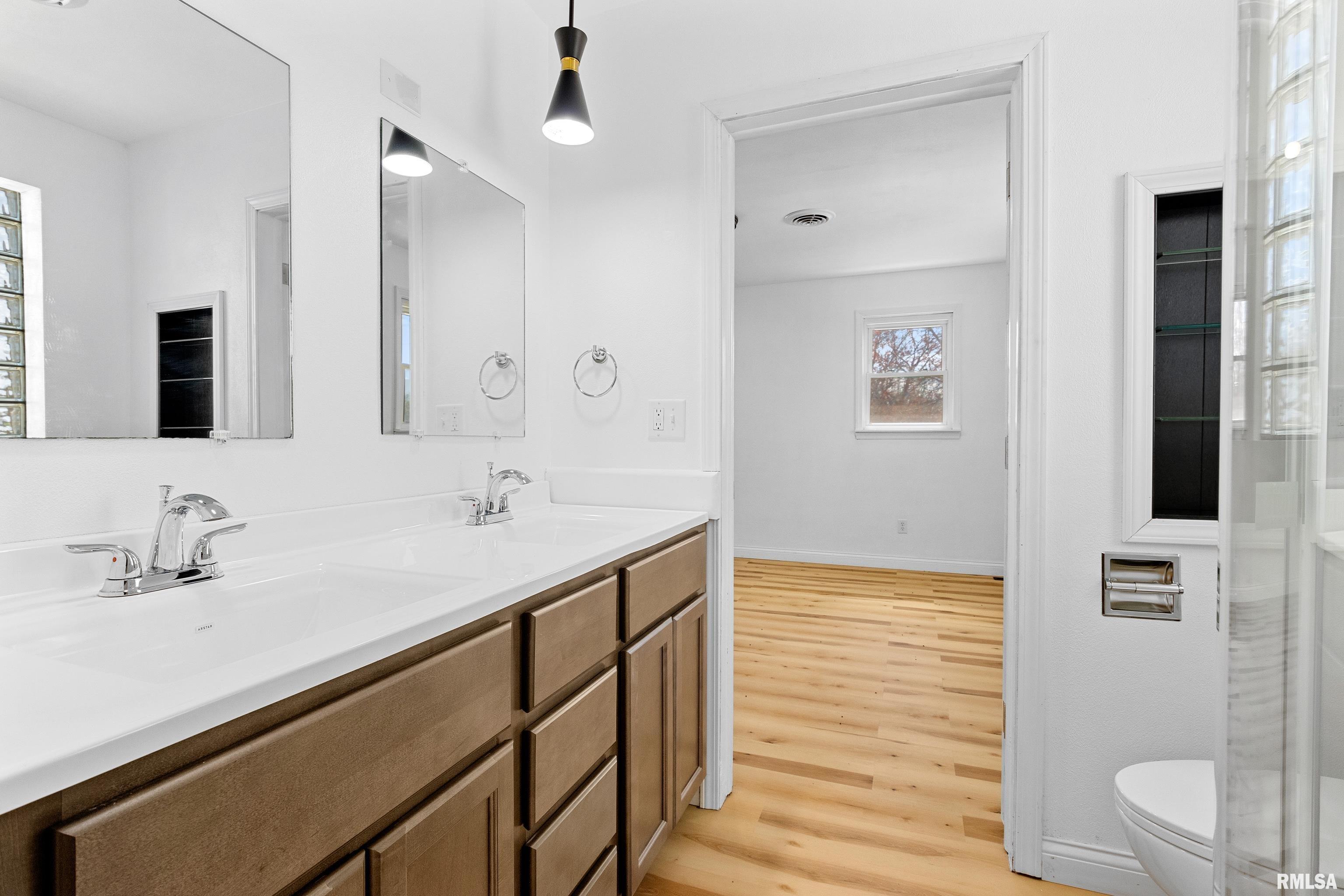 1305 Fischer Road, Creve Coeur, Illinois image 26