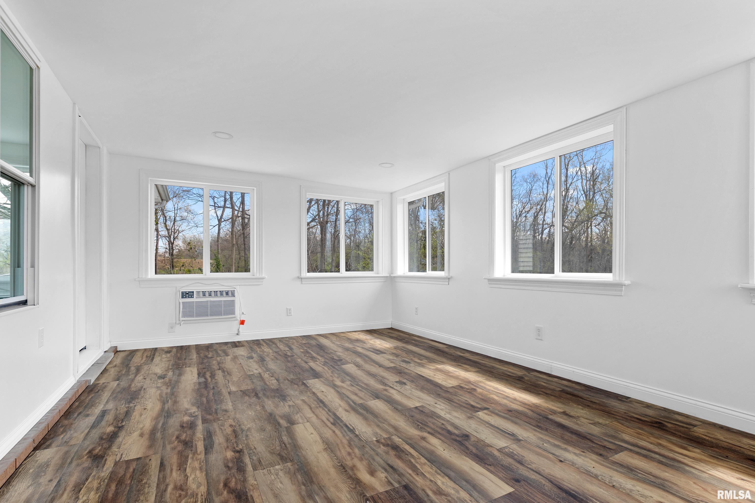 1305 Fischer Road, Creve Coeur, Illinois image 6