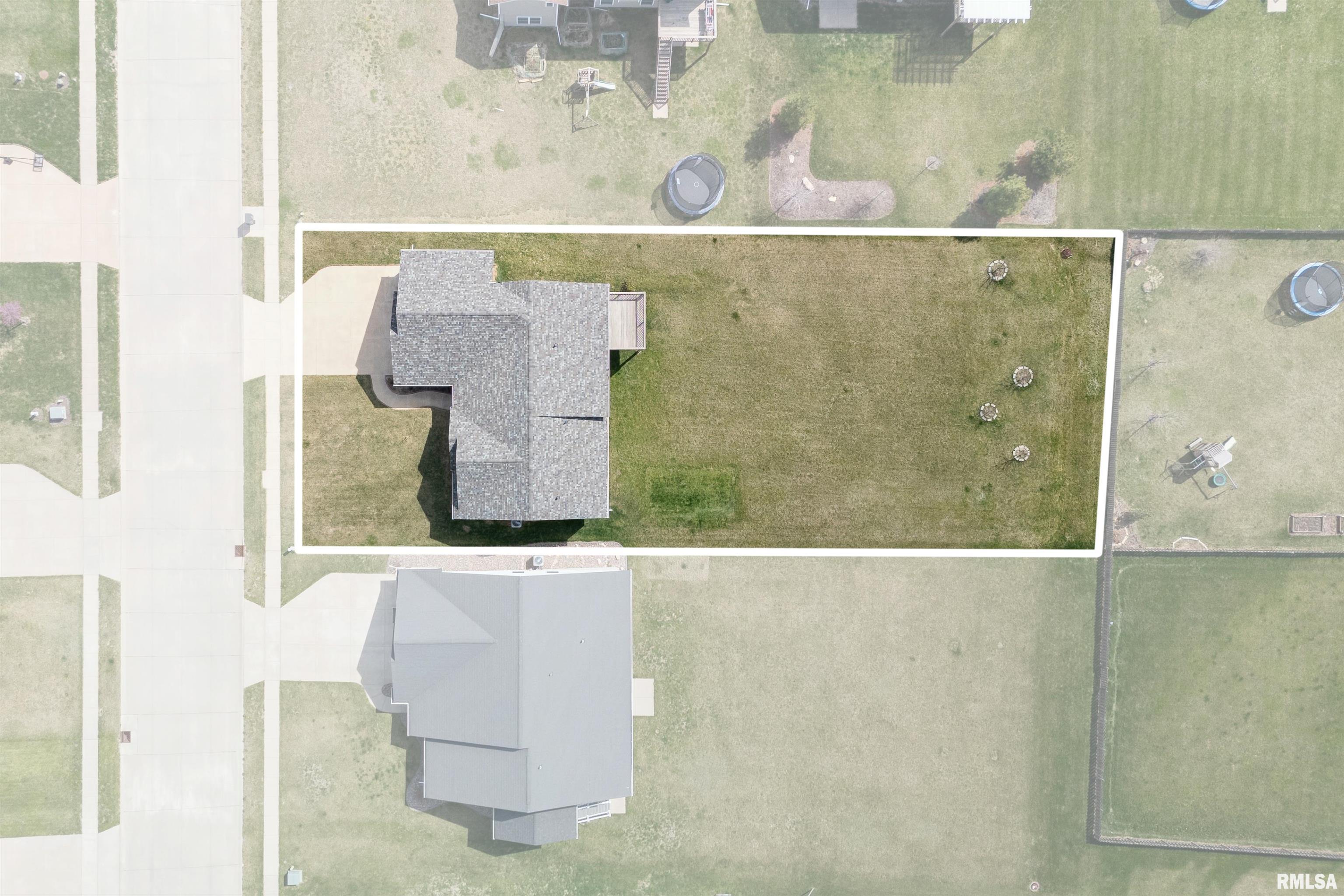 4377 Happiness Lane, Bettendorf, Iowa image 37