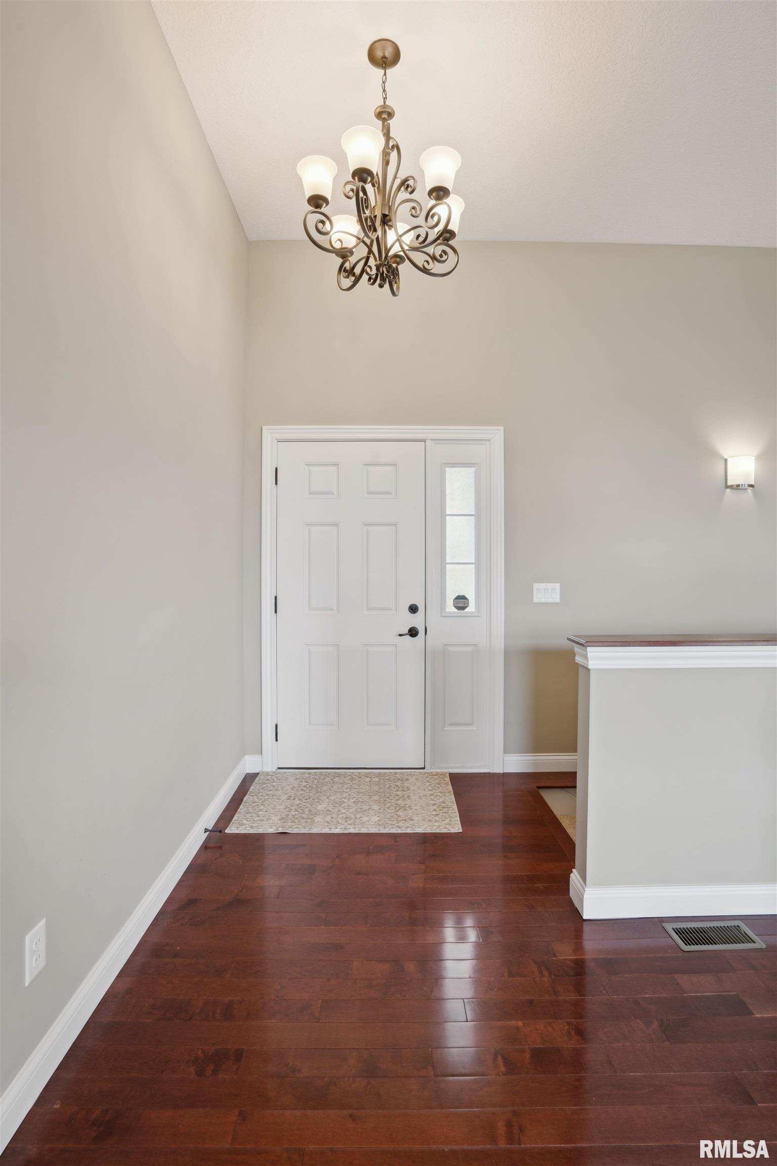 4377 Happiness Lane, Bettendorf, Iowa image 2