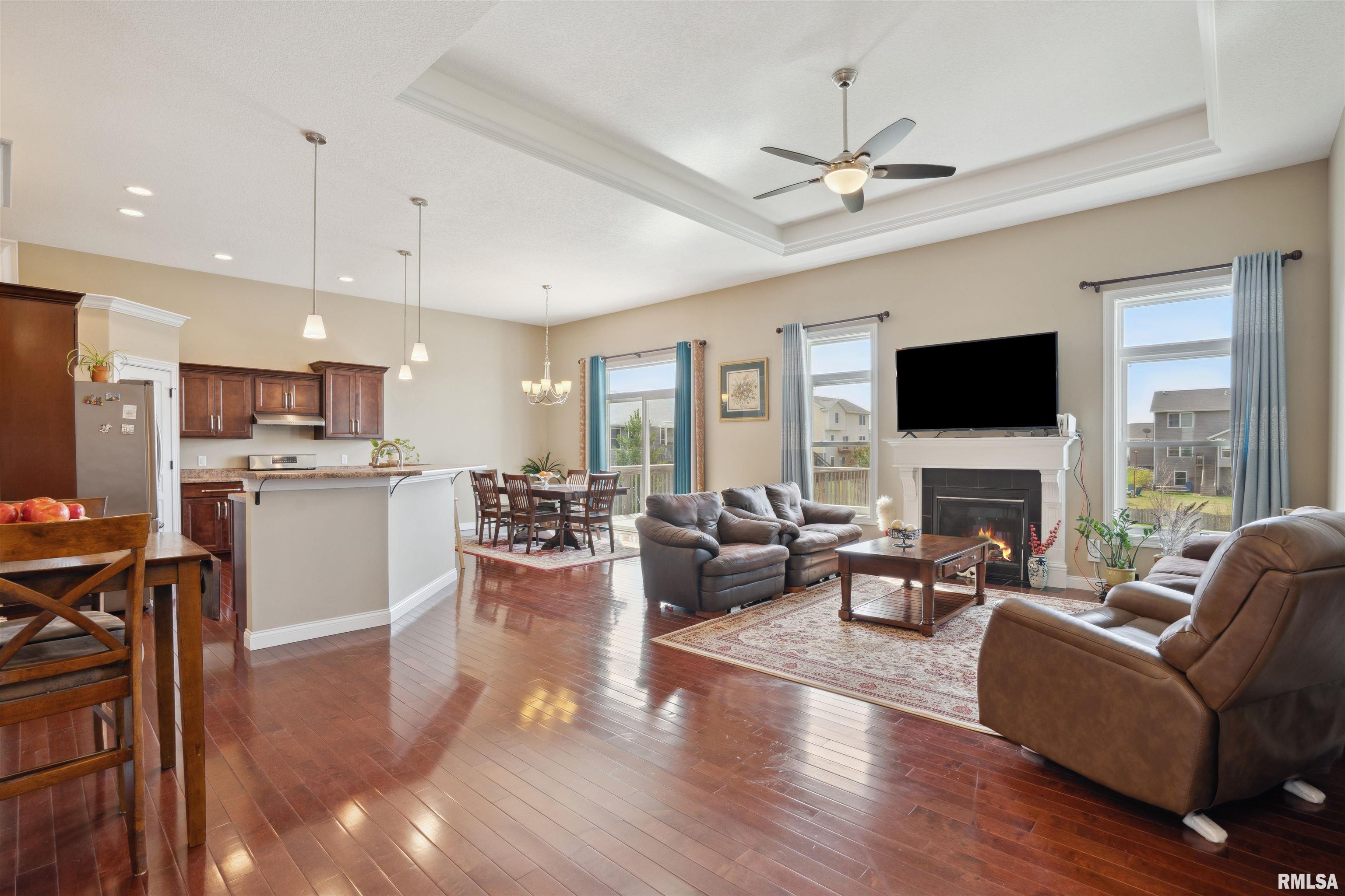 4377 Happiness Lane, Bettendorf, Iowa image 6