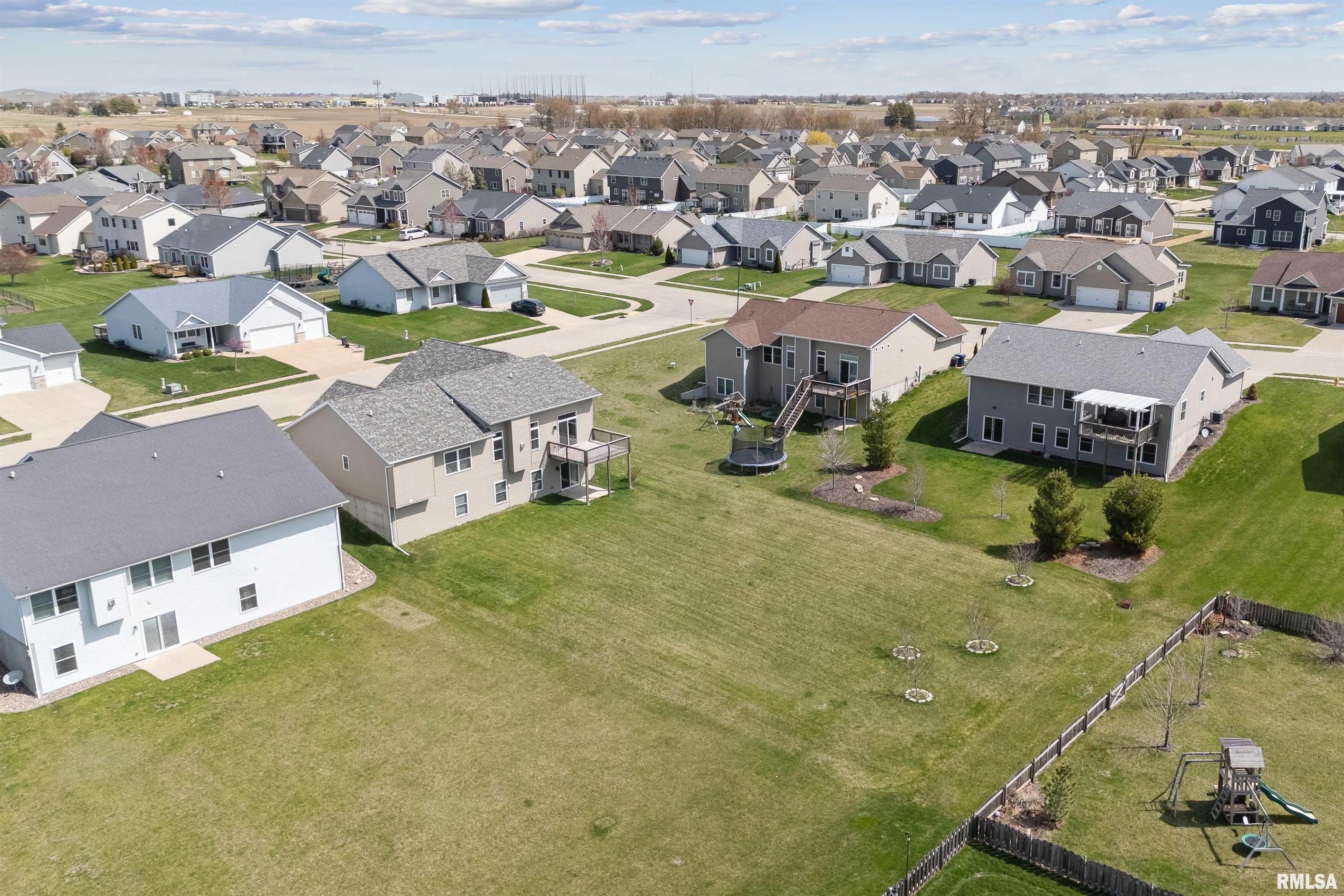 4377 Happiness Lane, Bettendorf, Iowa image 34