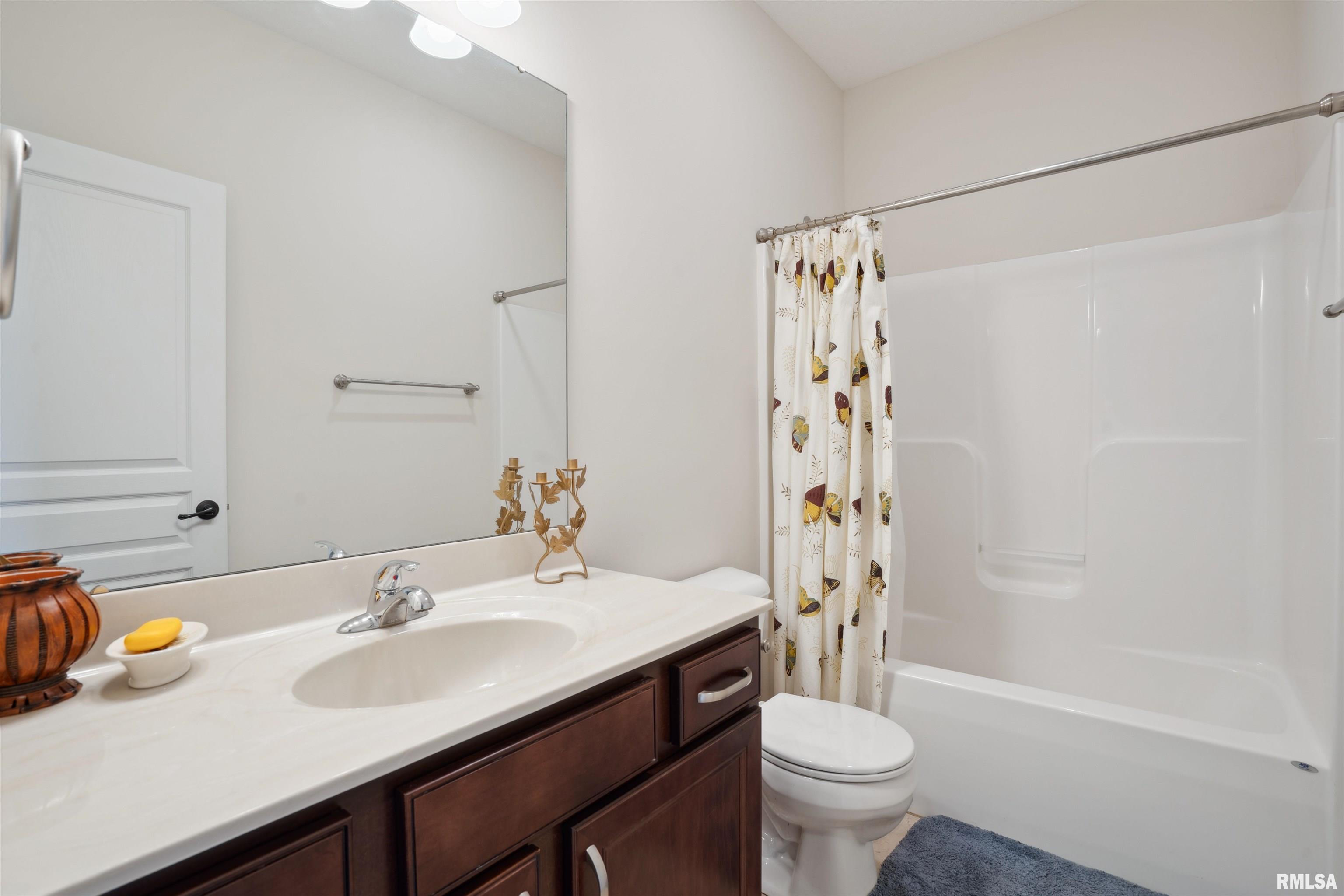 4377 Happiness Lane, Bettendorf, Iowa image 25