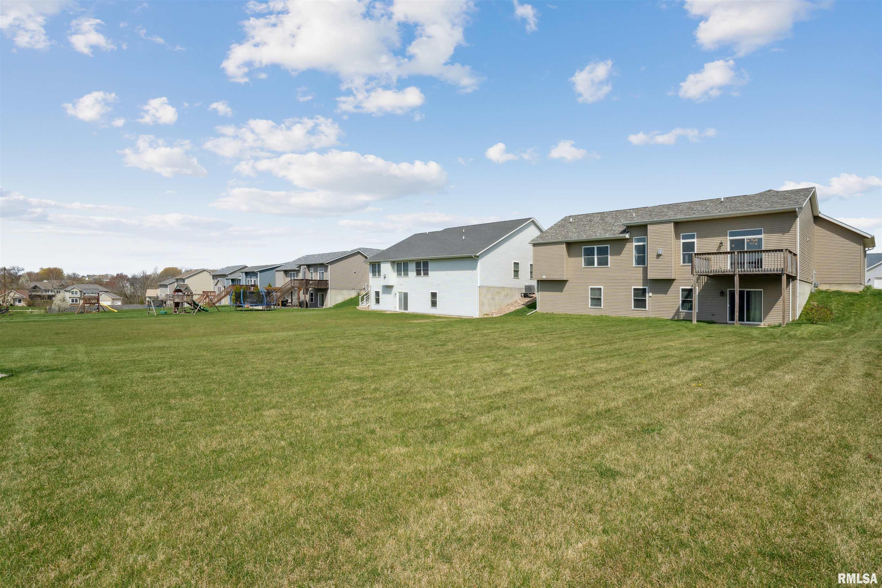 4377 Happiness Lane, Bettendorf, Iowa image 35