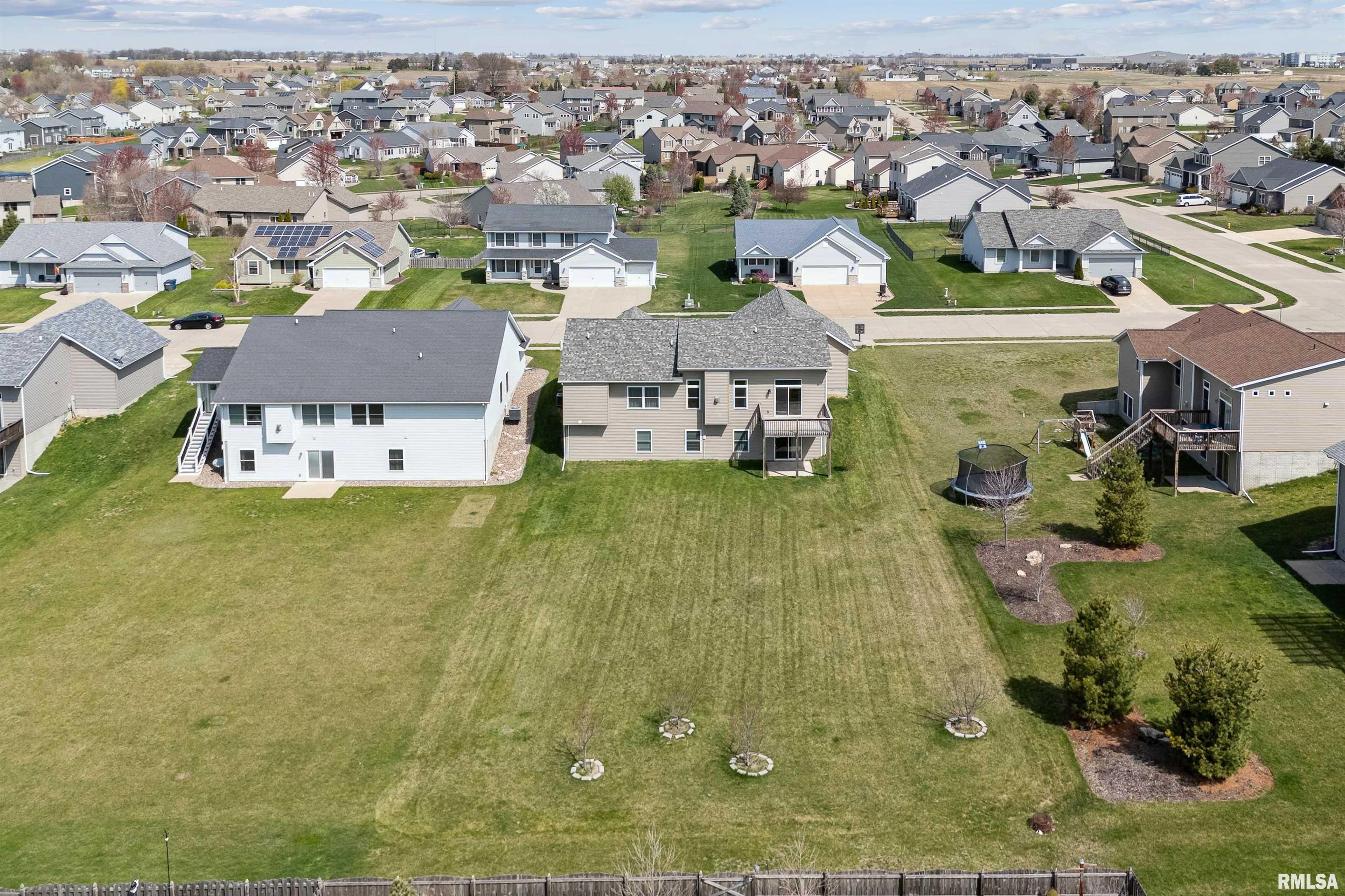 4377 Happiness Lane, Bettendorf, Iowa image 33