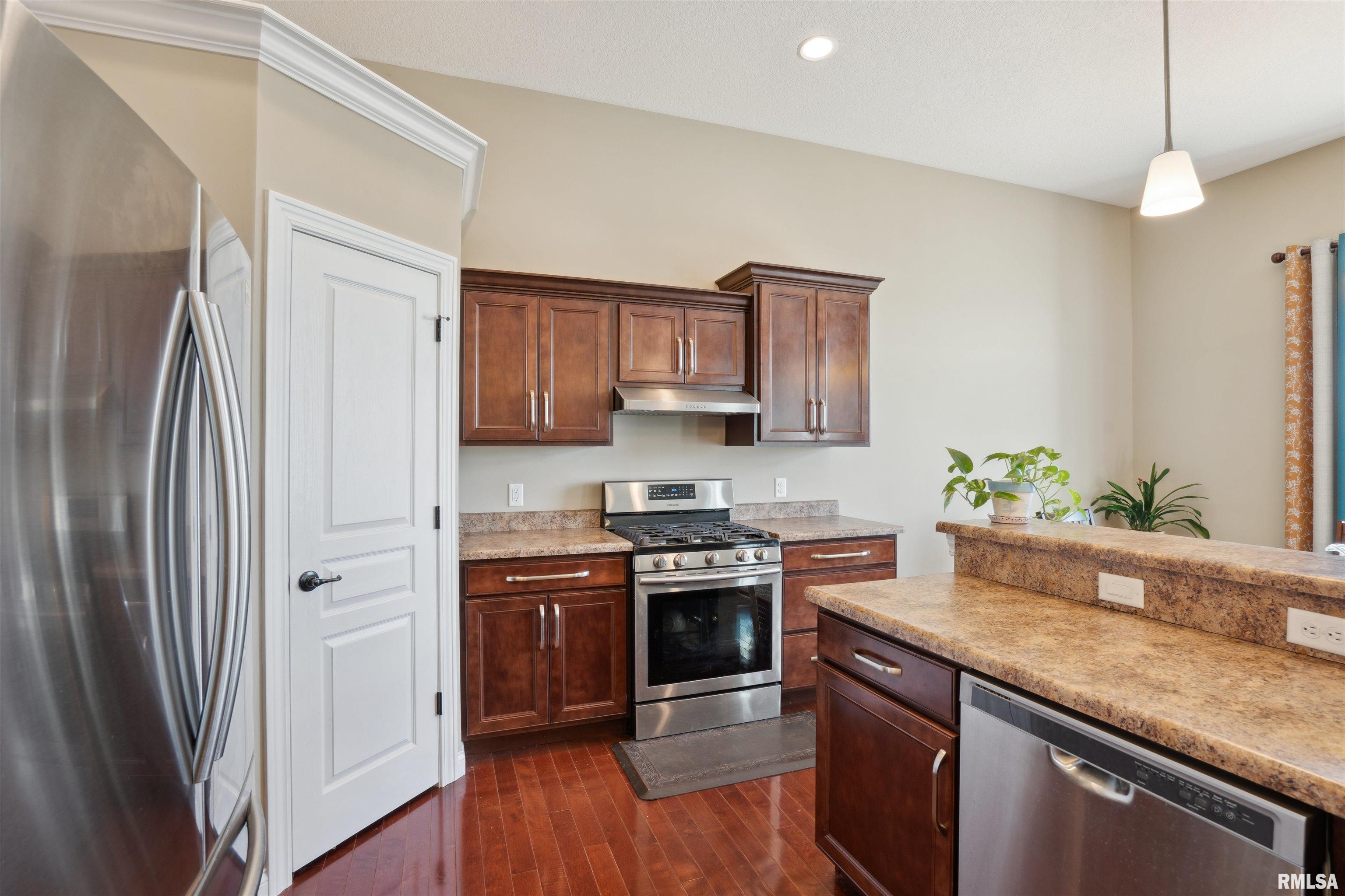 4377 Happiness Lane, Bettendorf, Iowa image 9