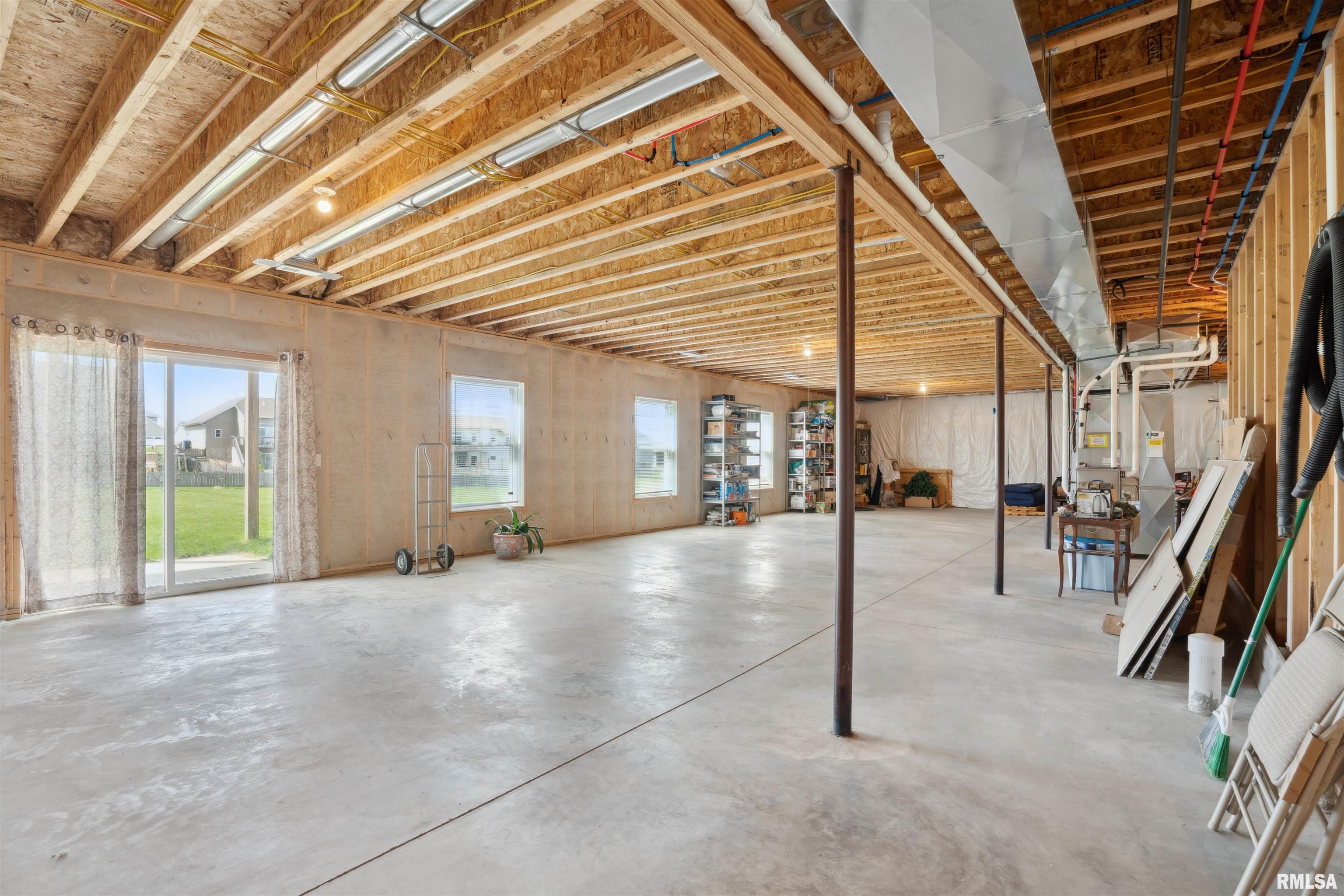 4377 Happiness Lane, Bettendorf, Iowa image 26