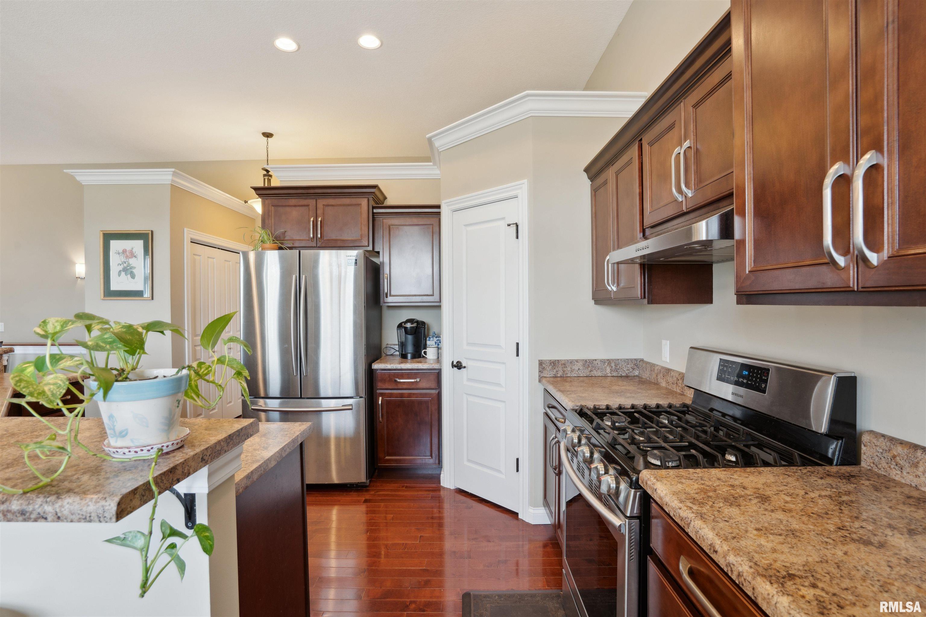 4377 Happiness Lane, Bettendorf, Iowa image 11