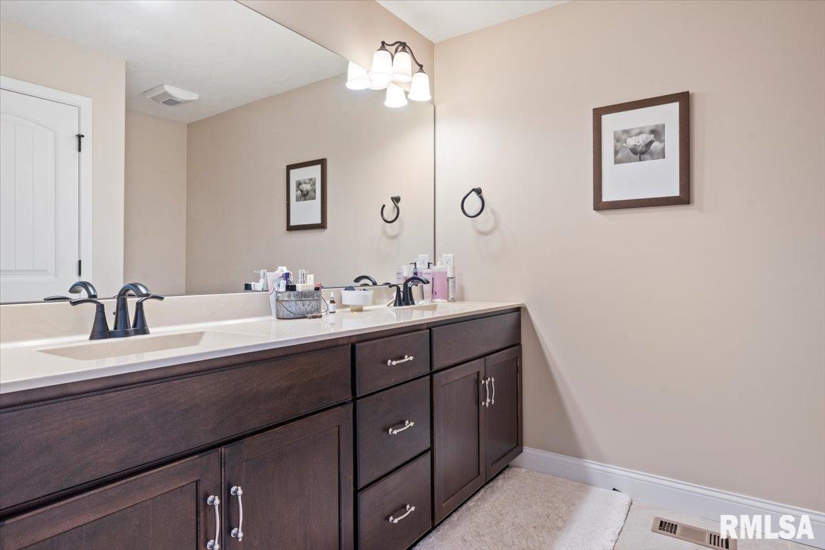 4401 Bay Hill Drive, Springfield, Illinois image 19