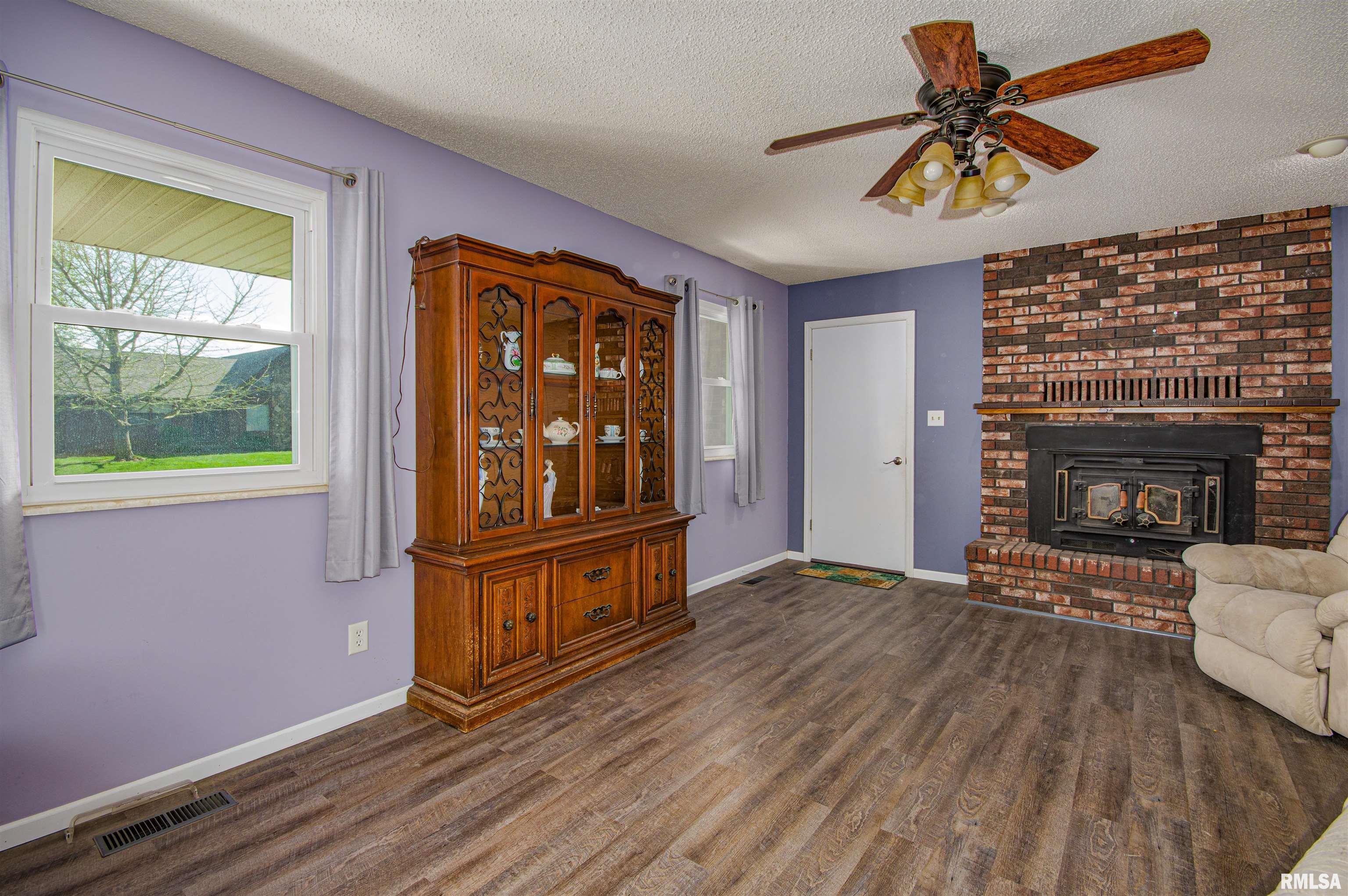 102 Hawthorn Estates, Salem, Illinois image 32