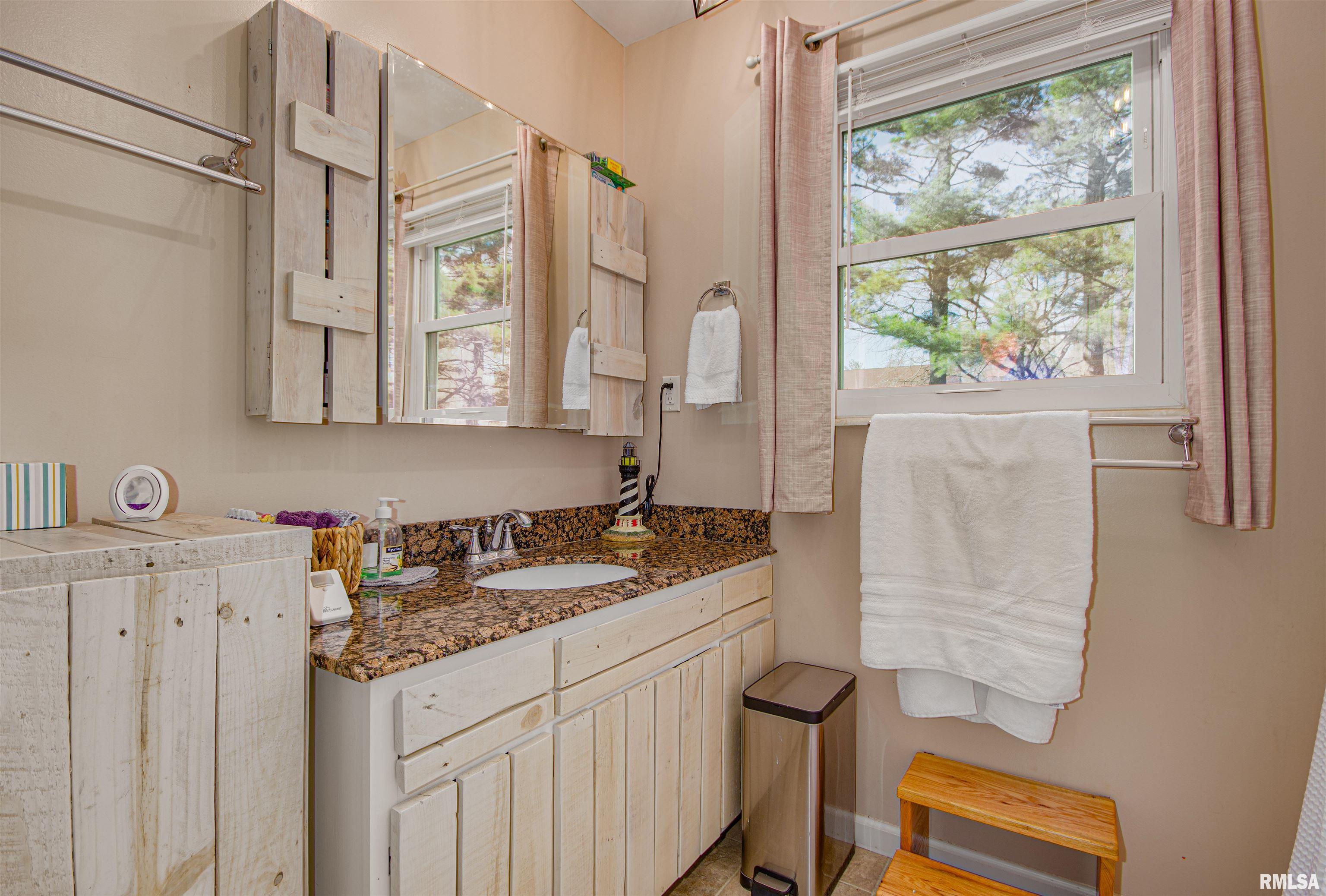 102 Hawthorn Estates, Salem, Illinois image 42