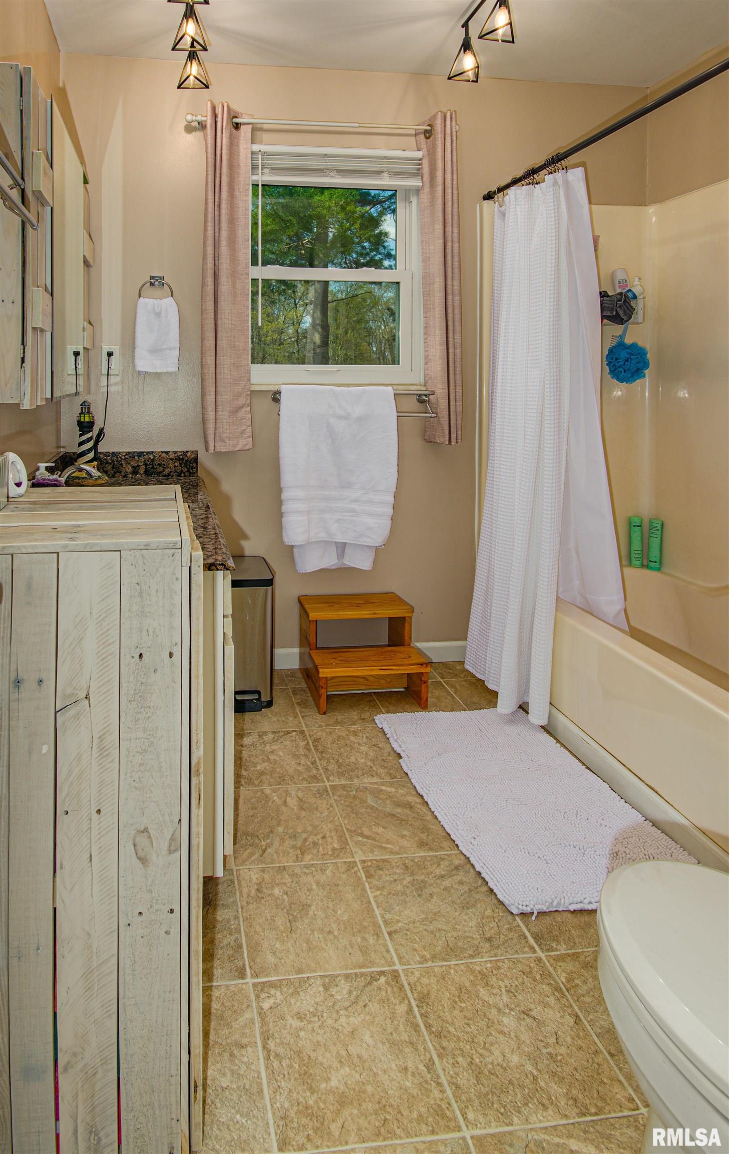 102 Hawthorn Estates, Salem, Illinois image 41