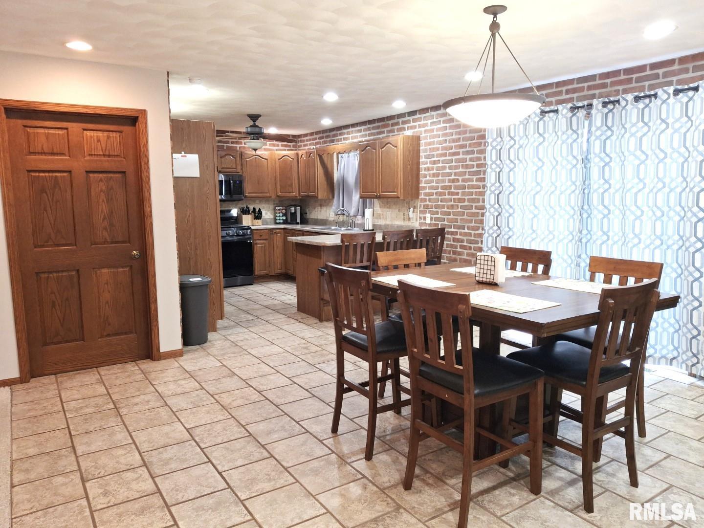 800 N 12th Avenue, Canton, Illinois image 15