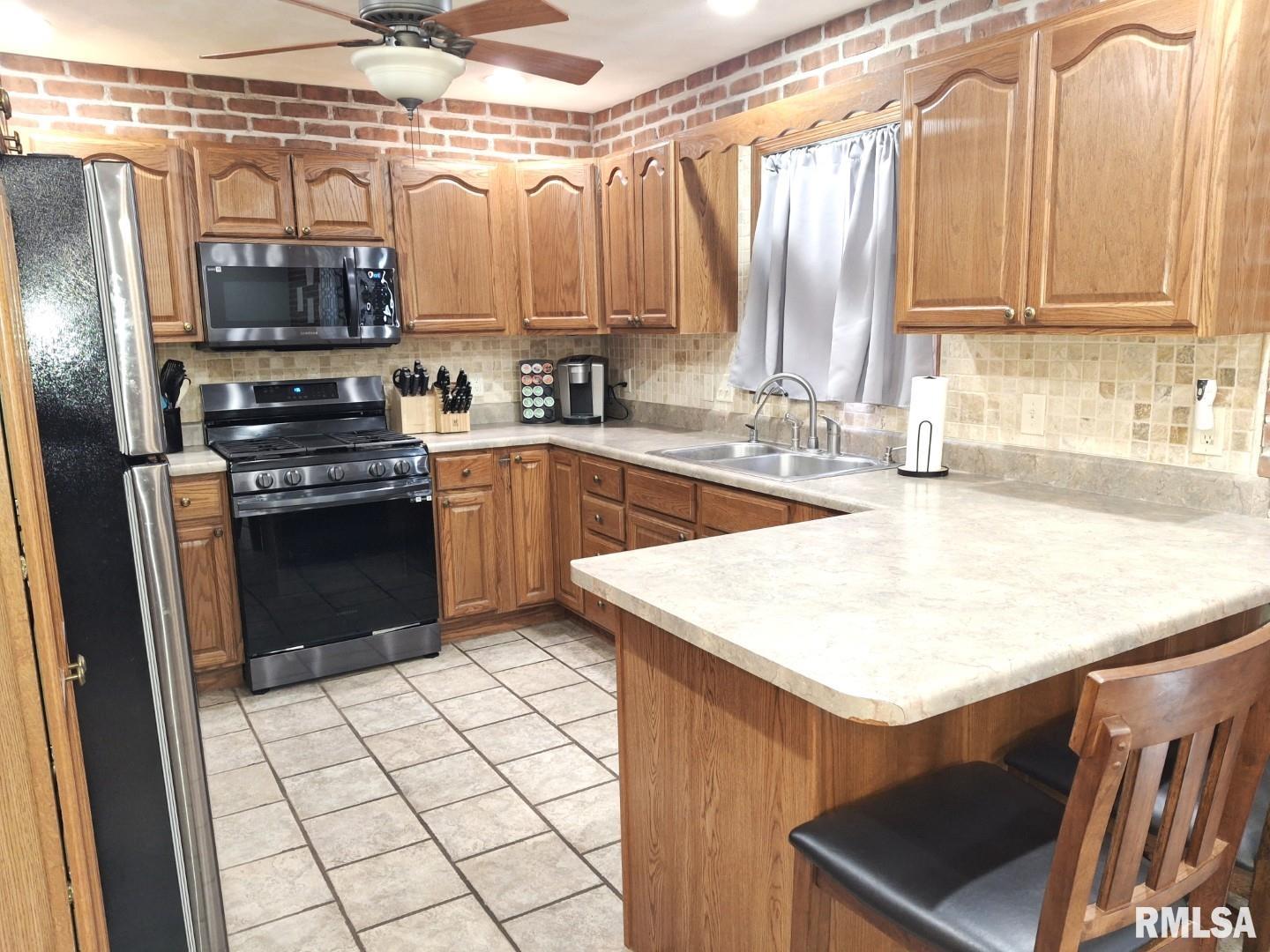 800 N 12th Avenue, Canton, Illinois image 19