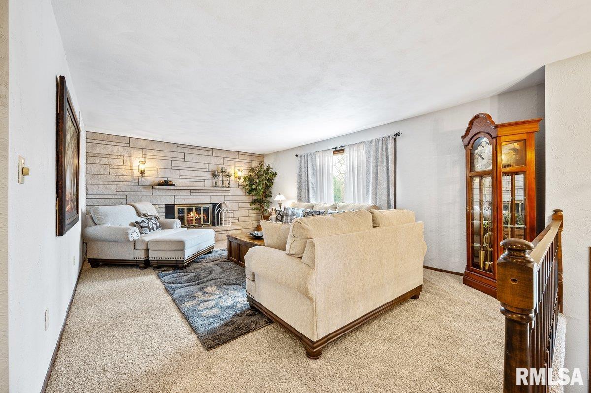 208 N 4th Street, San Jose, Illinois image 3