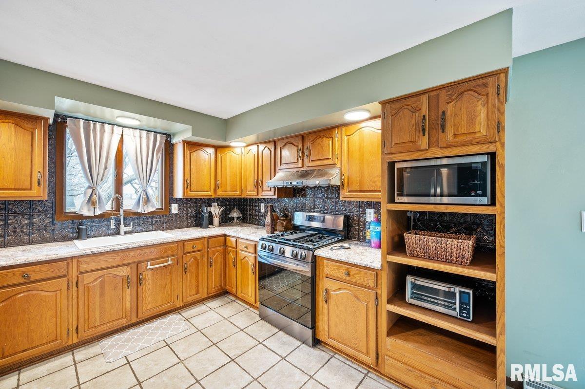 208 N 4th Street, San Jose, Illinois image 10