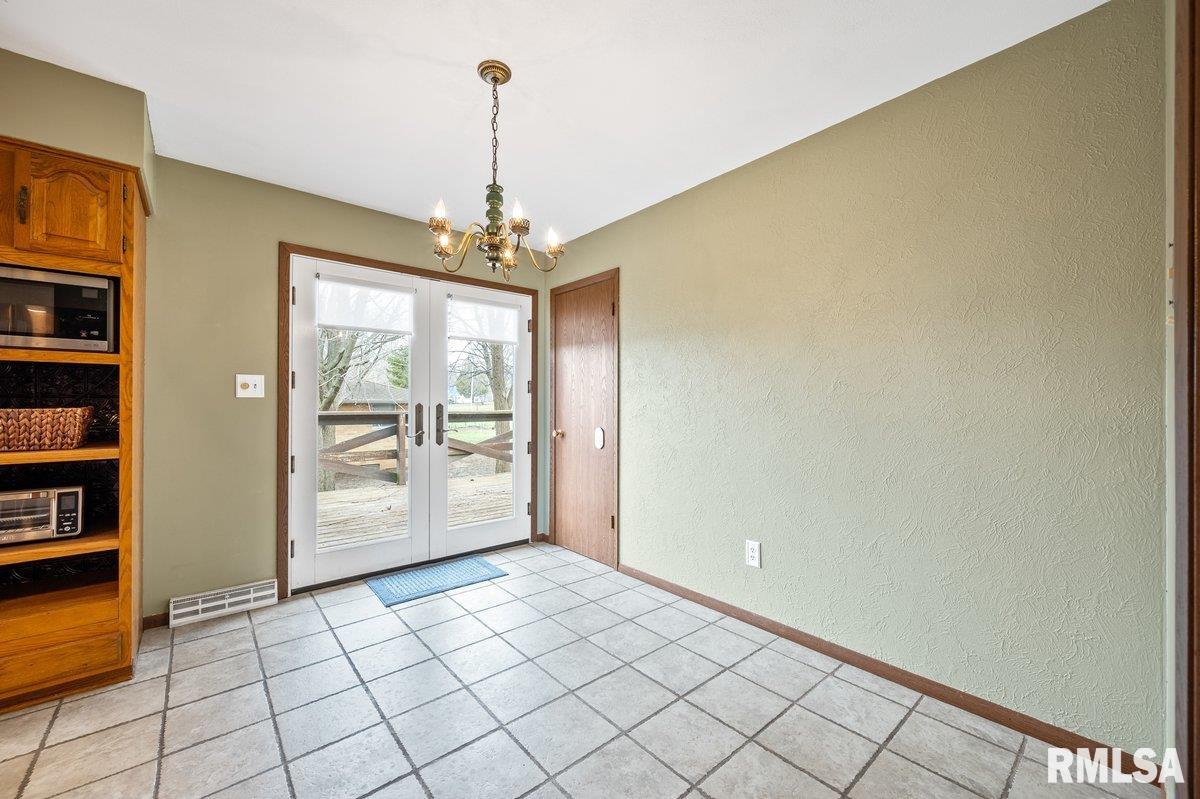 208 N 4th Street, San Jose, Illinois image 8